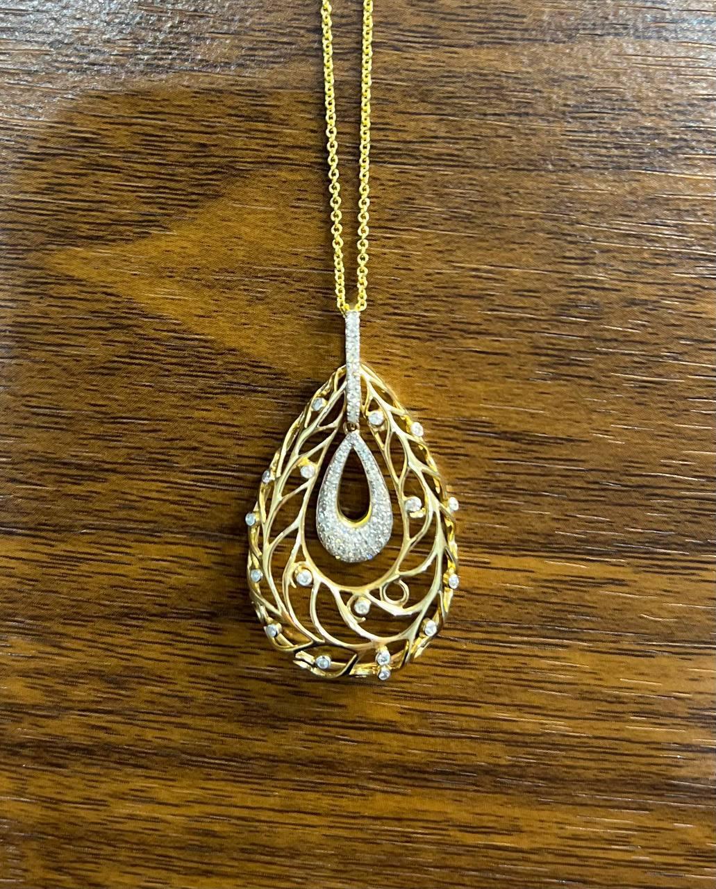 Donna Collana con ciondolo in oro 14K con diamanti ispirati alla Nature, Branch Scroll Leaf Pave Set in vendita