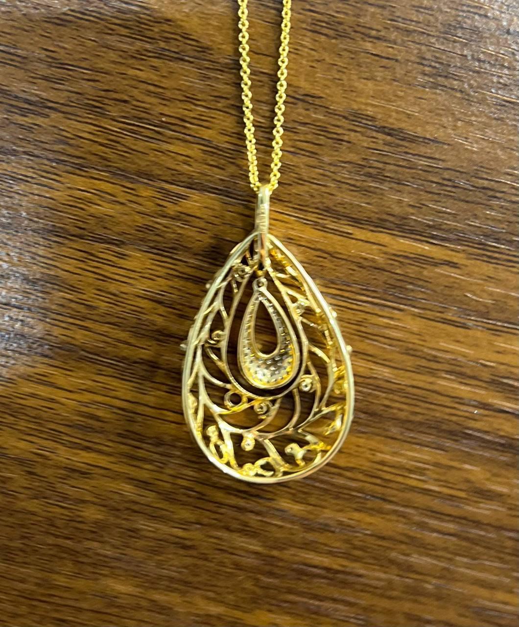 Collana con ciondolo in oro 14K con diamanti ispirati alla Nature, Branch Scroll Leaf Pave Set in vendita 1