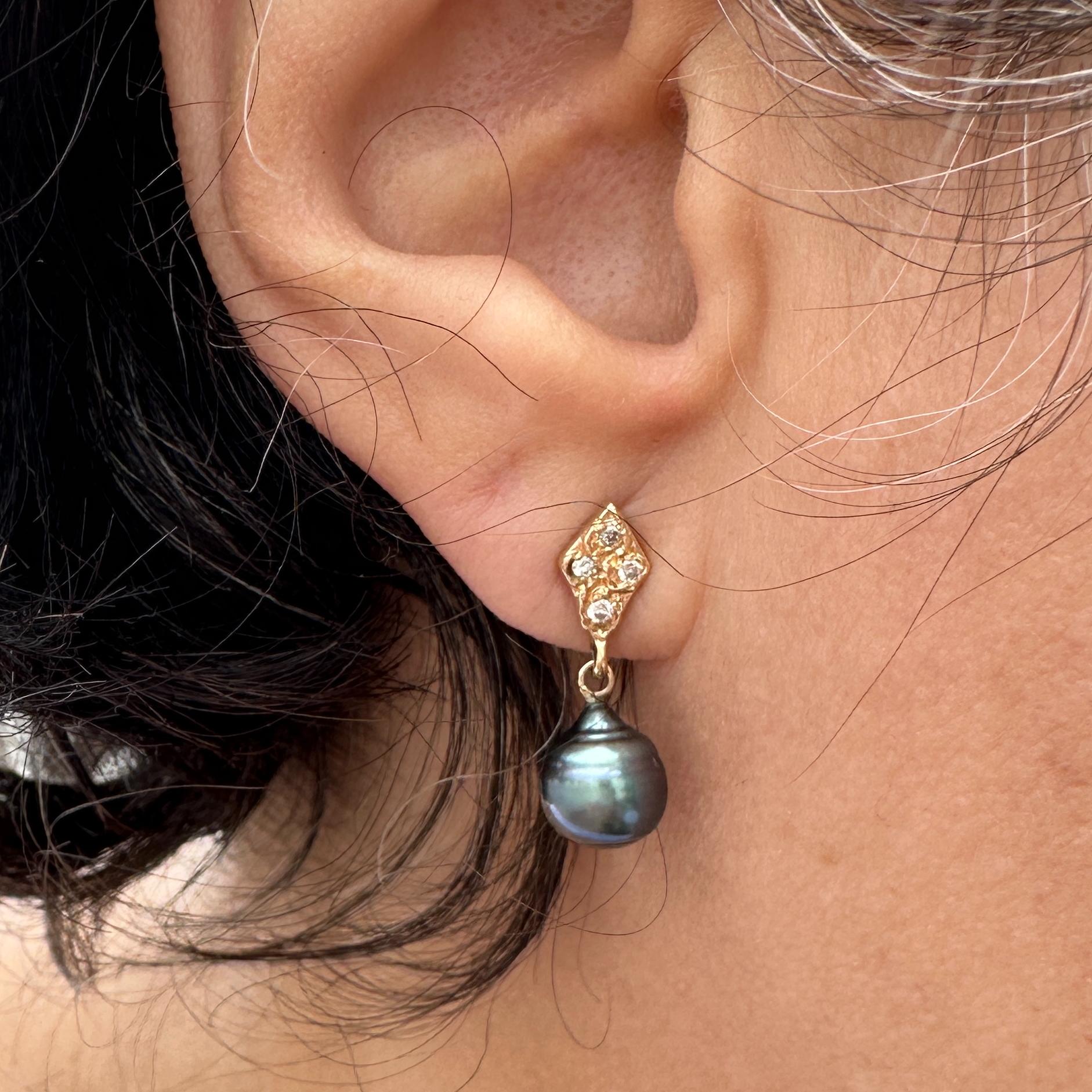 Pendientes Navette de Diamantes con Gotitas Tahitianas Barrocas de 8 mm en Oro Amarillo en Nuevo estado para la venta en Sherman Oaks, CA