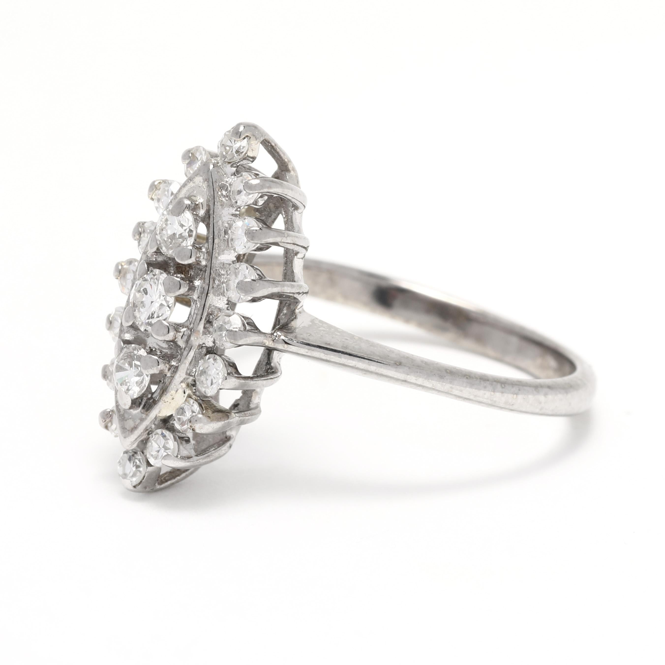Diamant-Cluster-Ring Navette, 14 Karat Weißgold, Ring, Diamant-Cluster-Ring, Marquise im Zustand „Gut“ im Angebot in McLeansville, NC