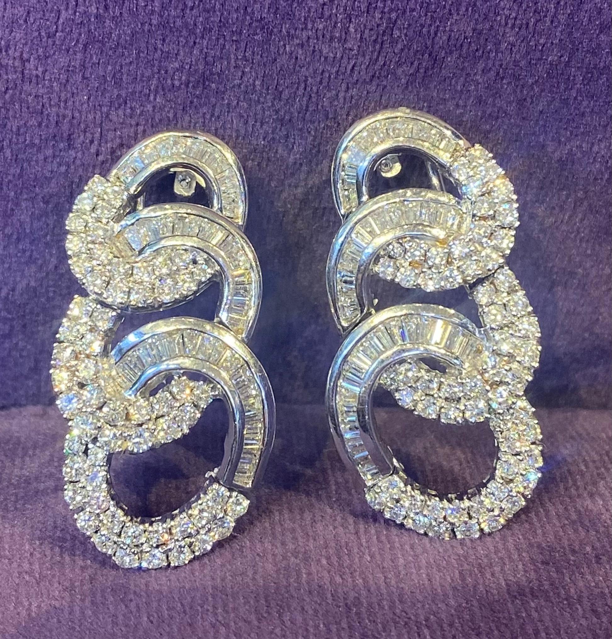 Diamond Necklace & Earrings Set In Excellent Condition For Sale In New York, NY