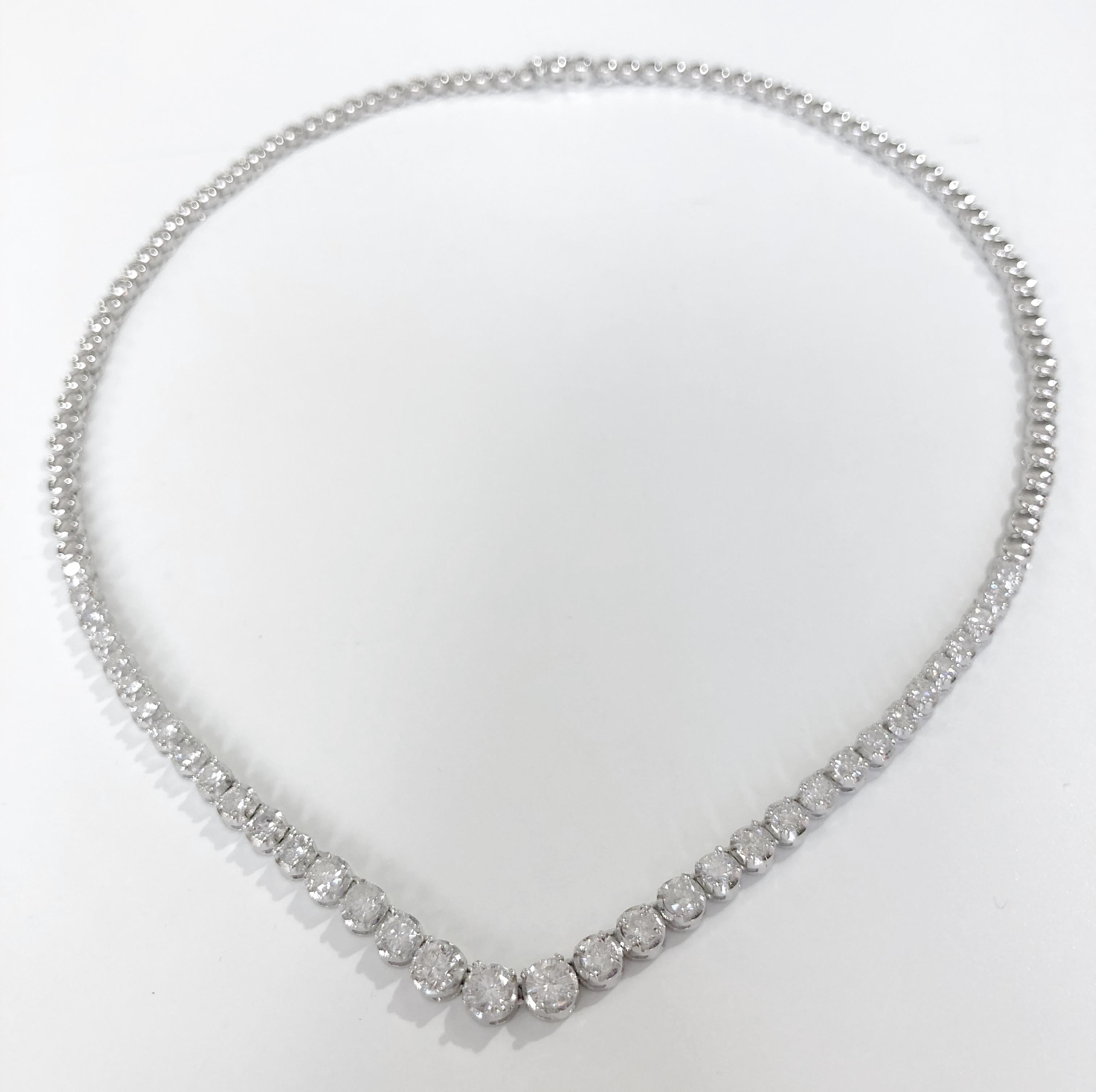 Vintage 18 karat gold necklace with total 4.5 karats of Tennis style diamonds, Italy 1970-1980
Length 43.5 cm