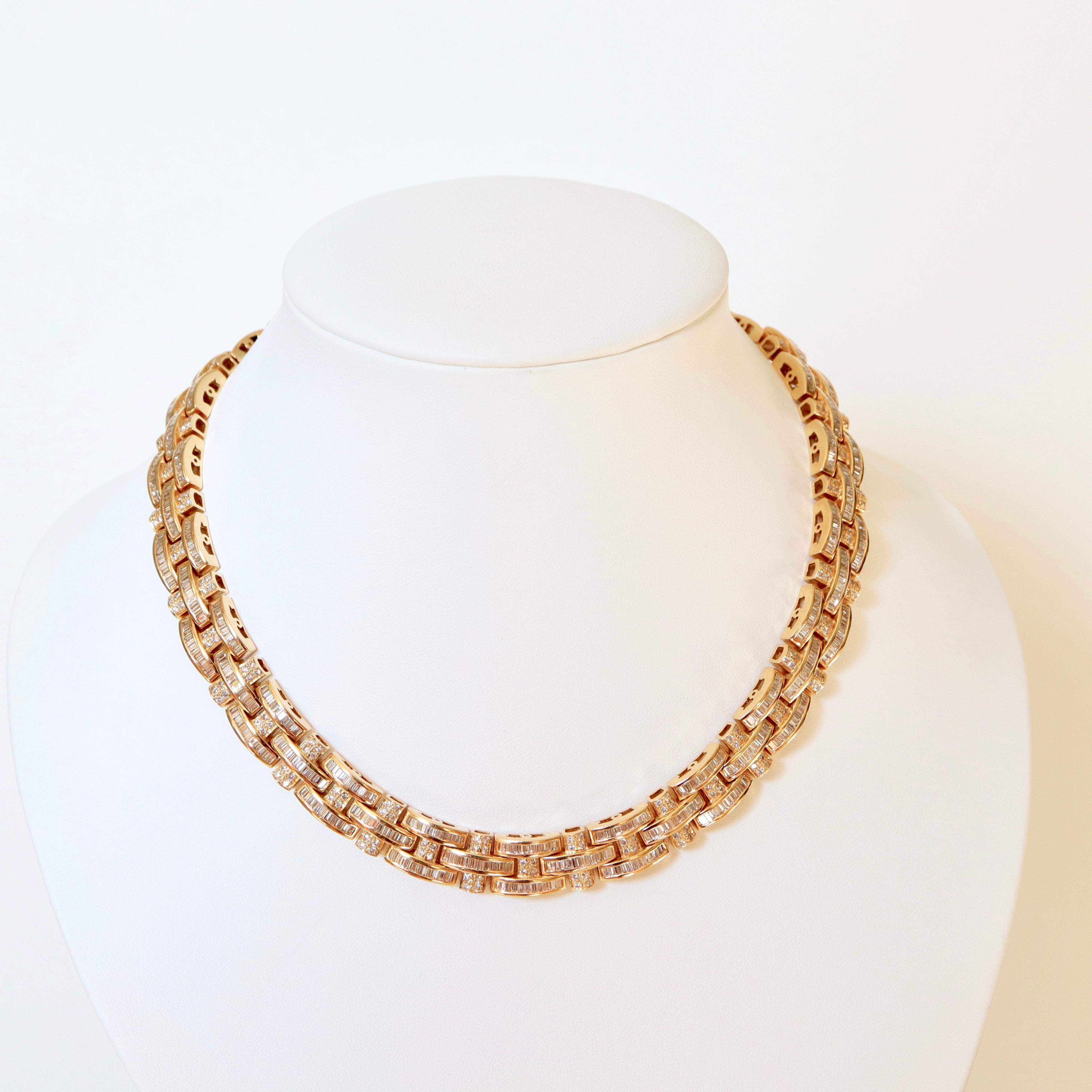 Diamond  18-karat yellow gold necklace
Diamond-paved 18-carat yellow gold necklace.
The links (31 links) are entirely paved with diamonds except on the rear part of the necklace (15 links).
Alternating stylized H-shaped links and Plus-shaped links