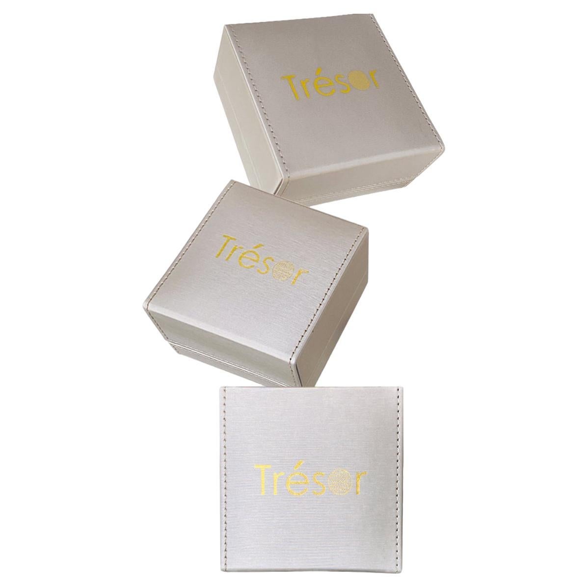 Tresor Beautiful Necklace features 0.86 carats of Diamond. The Necklace are an ode to the luxurious yet classic beauty with sparkly gemstones and feminine hues. Their contemporary and modern design make them versatile in their use. The Necklace are
