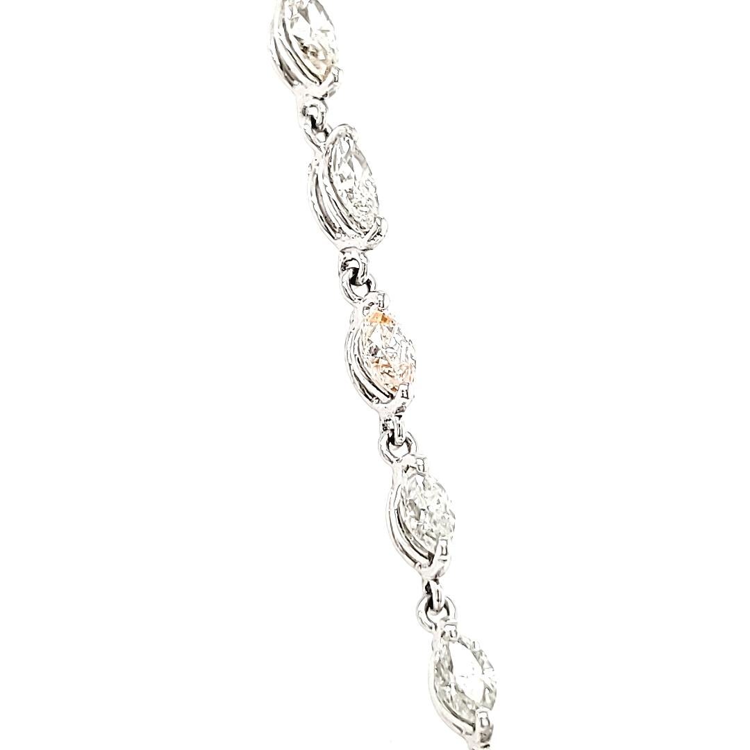 Taille ronde Collier de diamants avec chaîne pendante en or 18k en vente