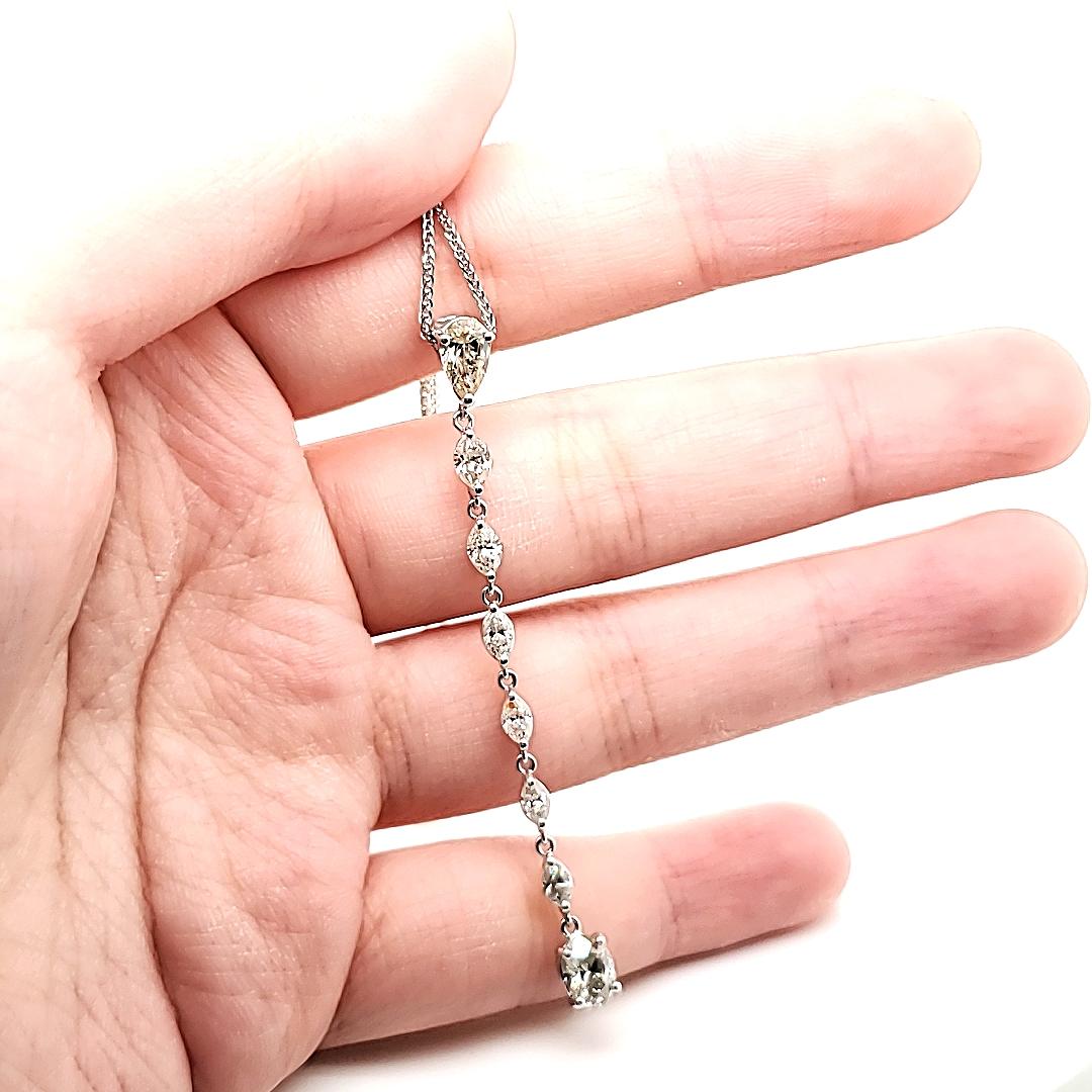 Collier de diamants avec chaîne pendante en or 18k Unisexe en vente