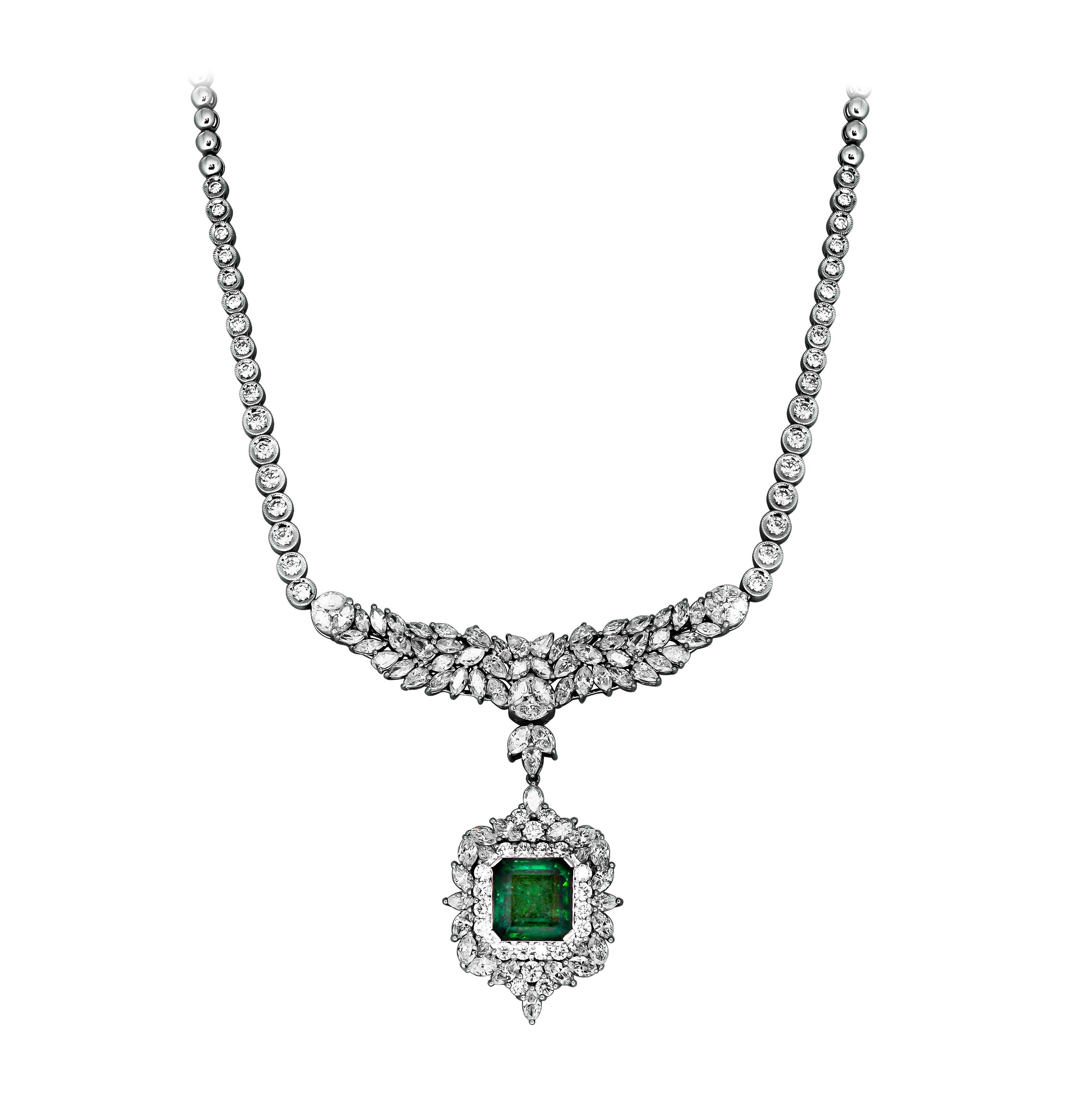 Modern Diamond Necklace with Green Emerald For Sale