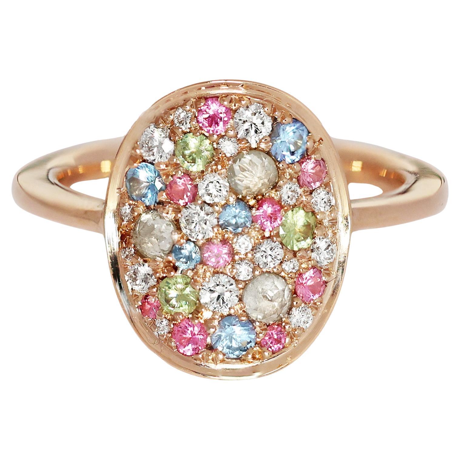 Bague en or rose 18K Pavé de diamants sans chaleur Saphir bleu Spinelle rose Démantoïde en vente