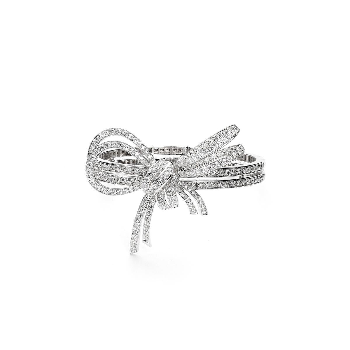 Contemporain Bracelet à nœuds en or blanc 18K avec diamants en vente