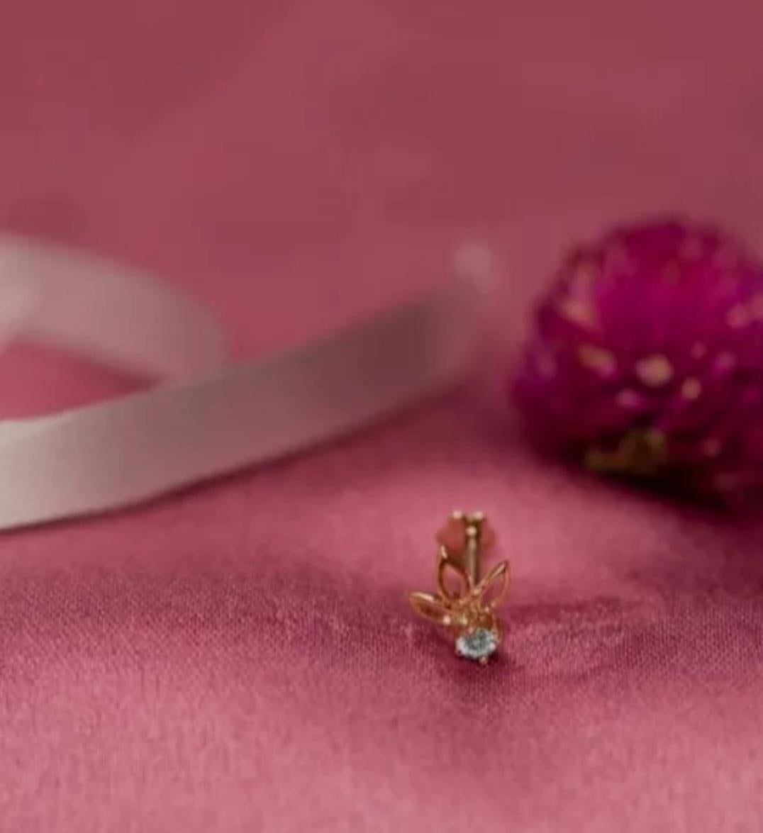 Alfiler de nariz de diamante Joyería Piercing de oro amarillo de 14 quilates Alfiler de nariz de diamante canario Tornillo. en Nuevo estado para la venta en Chicago, IL
