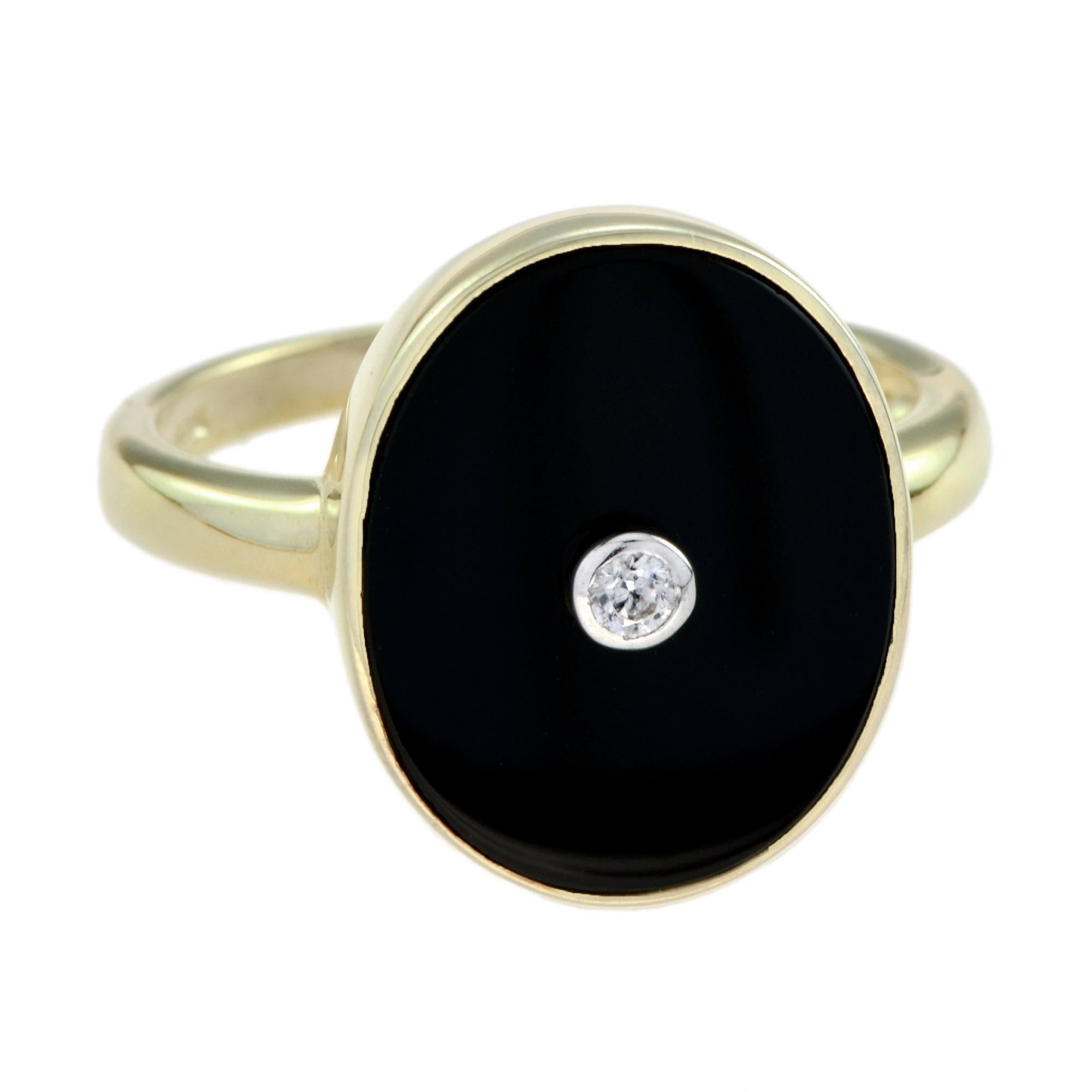 For Sale:  Diamond Onyx Art Deco Style Oval Shape  Ring in 14K Yellow Gold 2