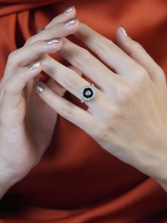 Anello Target con diamante e onice in stile Art Deco in oro bianco 14 carati