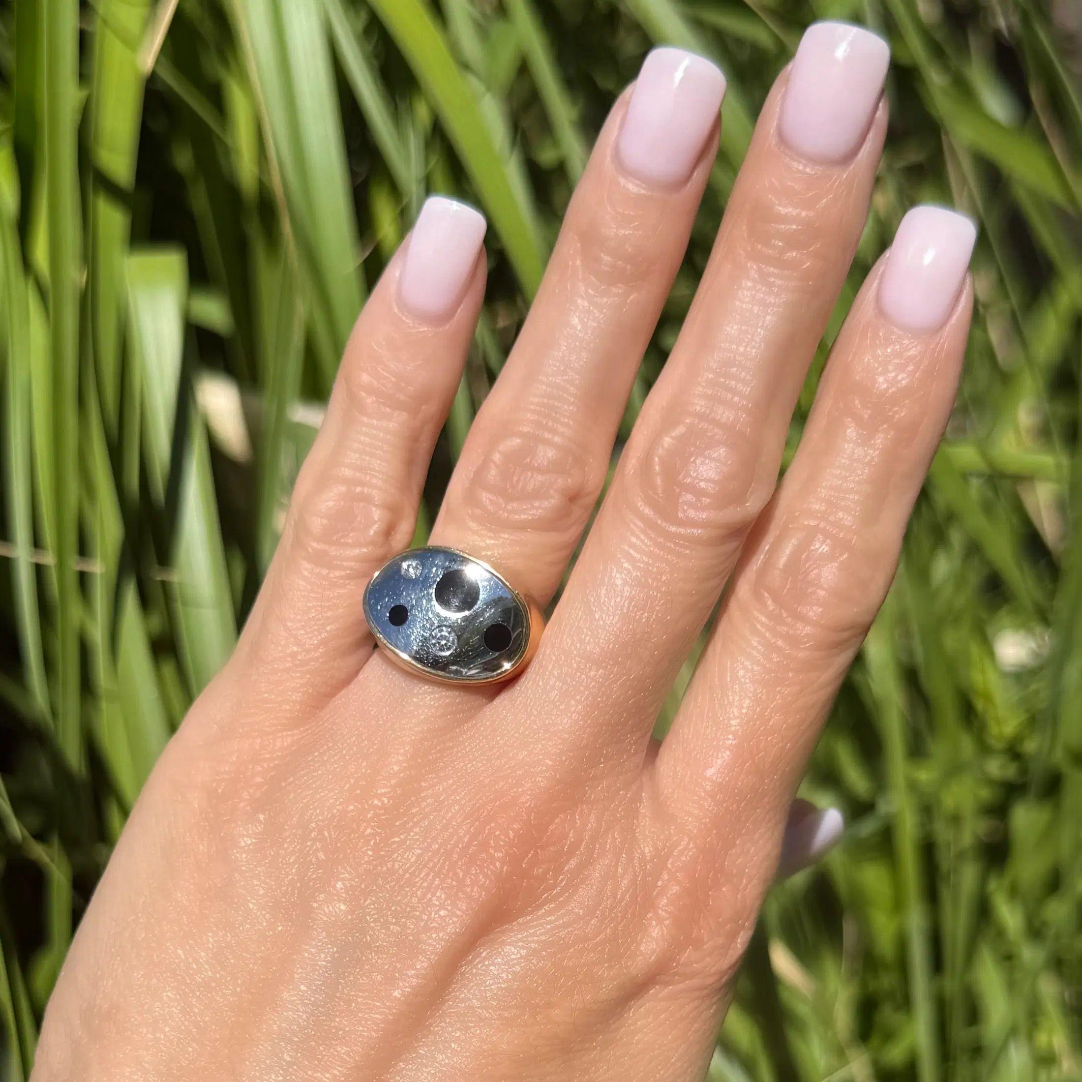 Modernista Diamond Onyx Circles Platinum and Gold Unique Modernist Vintage Ring in vendita