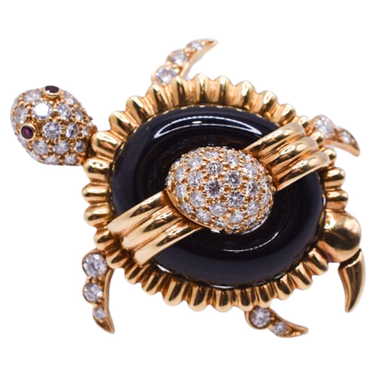 Diamond Onyx Gold & Ruby Sea-Turtle Brooch in 18k Gold For Sale
