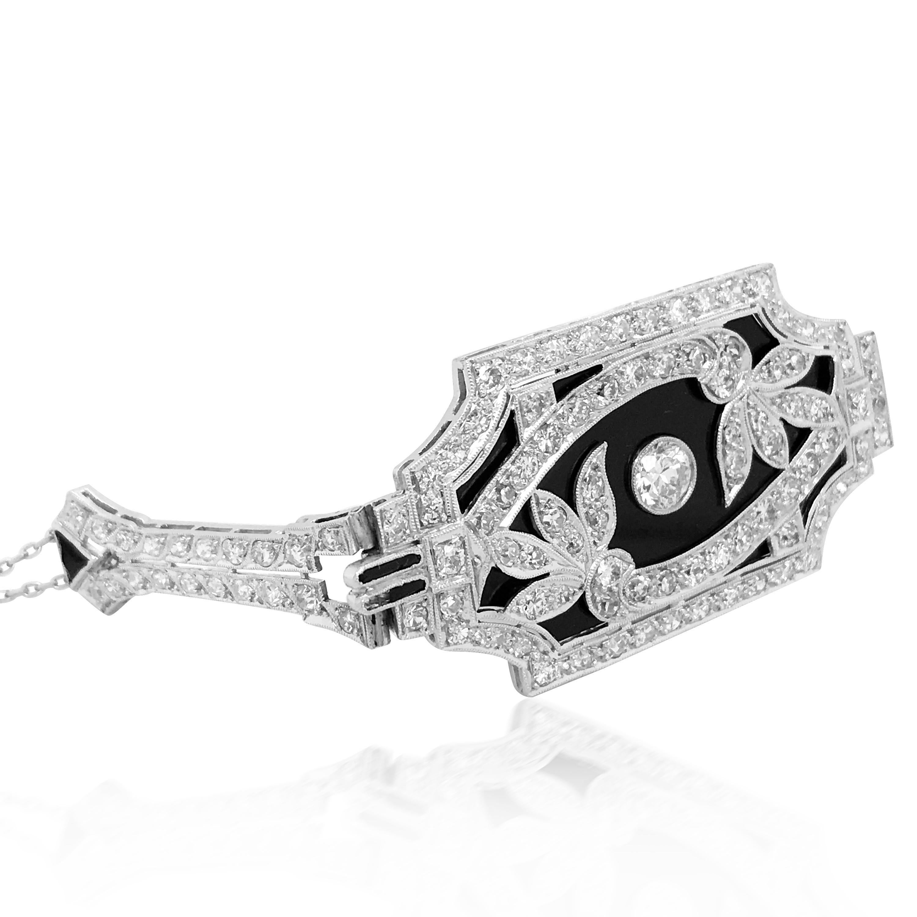 Round Cut Diamond Onyx Pendant Necklace For Sale