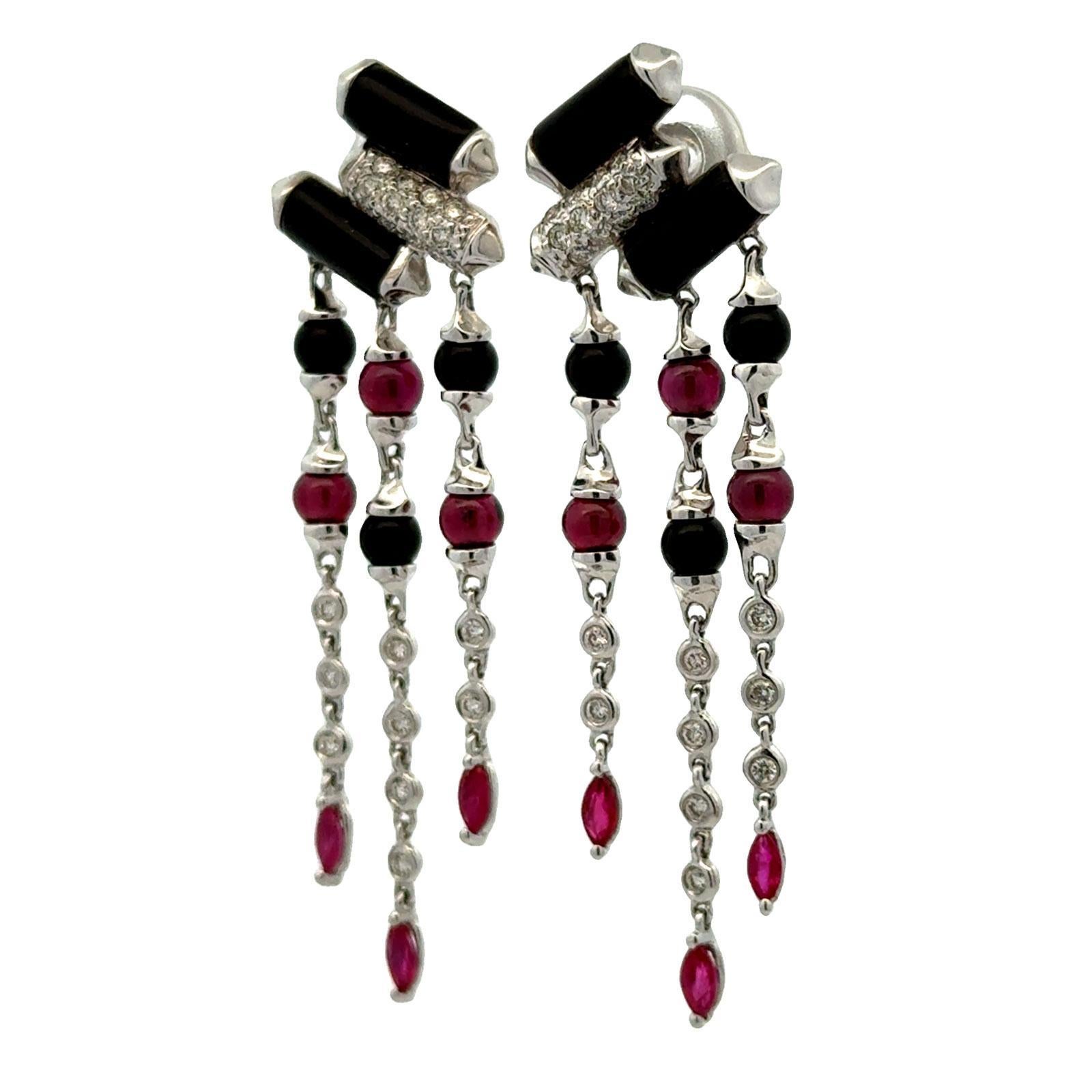 Pendientes colgantes de oro blanco de 18 quilates inspirados en la decoración, con diamantes, ónix y rubíes Art Decó en venta