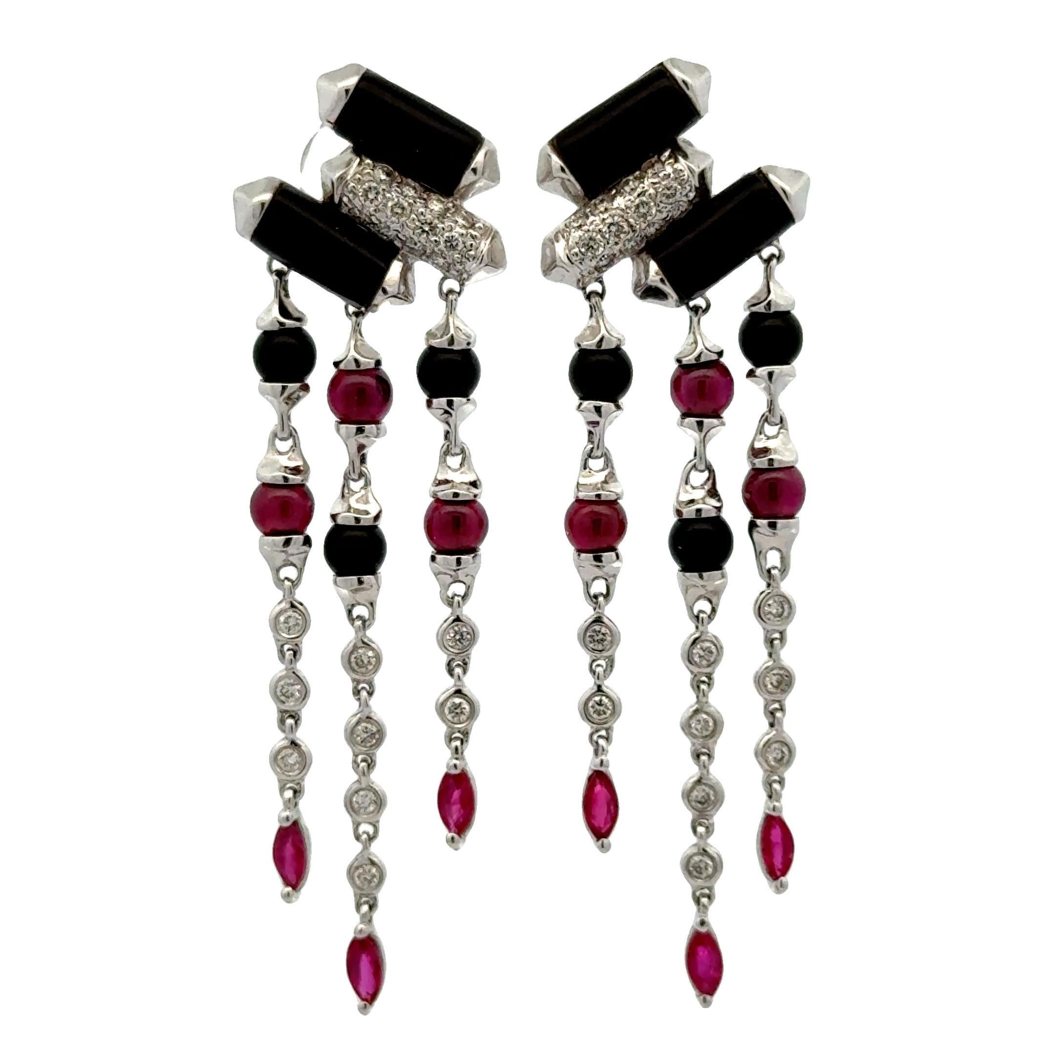 Pendientes colgantes de oro blanco de 18 quilates inspirados en la decoración, con diamantes, ónix y rubíes en venta 2