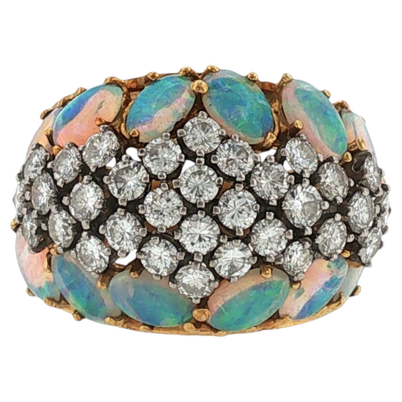 Breiter Ring aus 18-karätigem Gelbgold mit Diamanten und Opal
