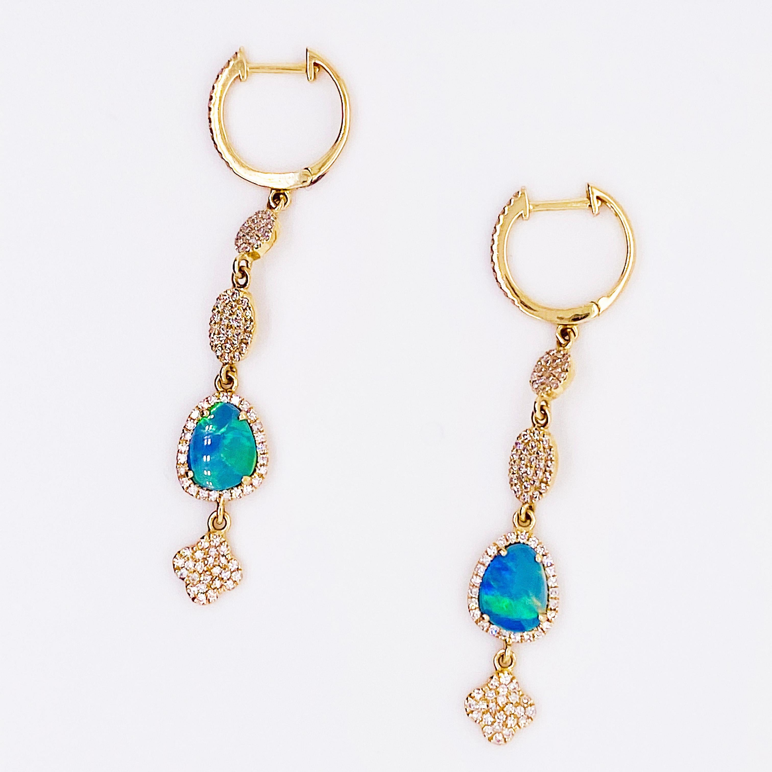 Ohrring mit Diamanten und Opalen aus 14 Karat Gold mit 2,25 Karat Opal und Diamanten (Kunsthandwerker*in) im Angebot