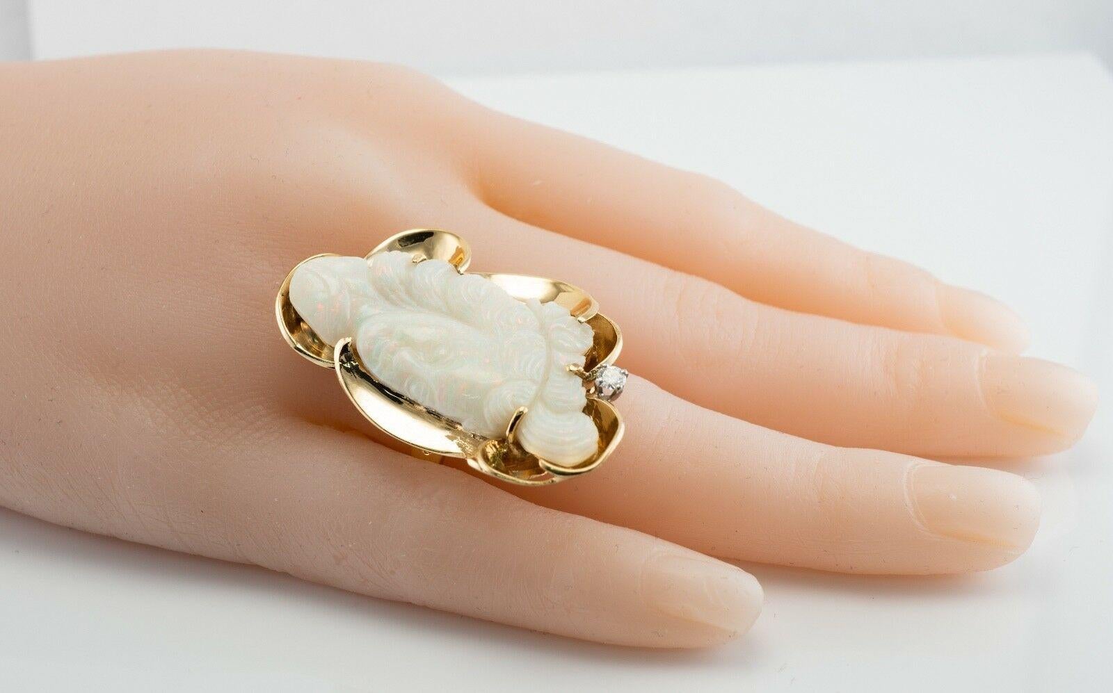Anello con diamante e opale, cammeo intagliato in oro 14 carati, faccia da cocktail vintage In condizioni buone in vendita a East Brunswick, NJ
