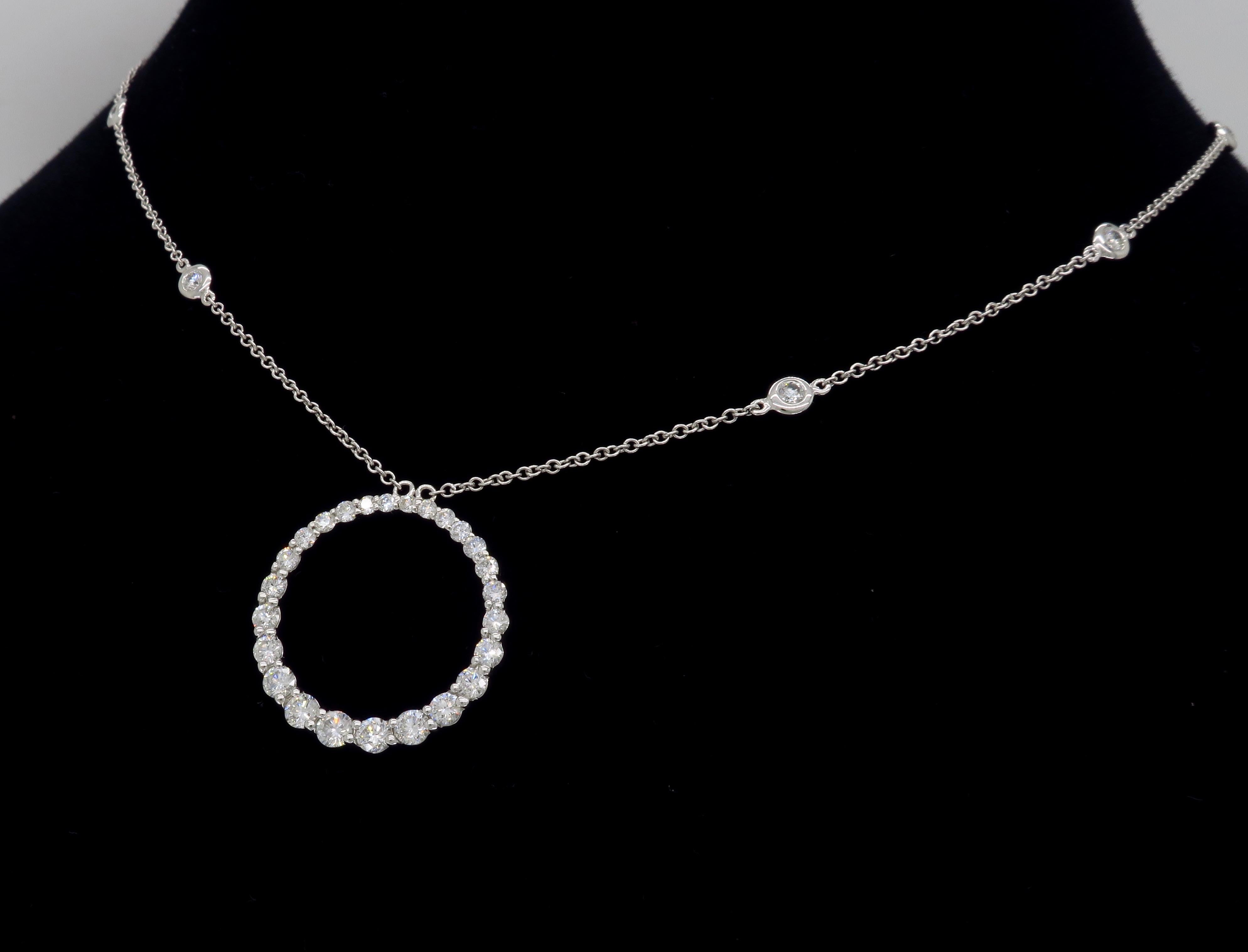 Diamond Open Circle Pendant Necklace In New Condition In Webster, NY