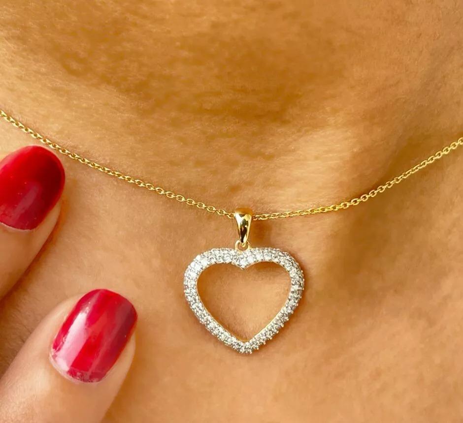 Collier pendentif cœur ouvert en or massif 14 carats avec diamants Neuf - En vente à Chicago, IL
