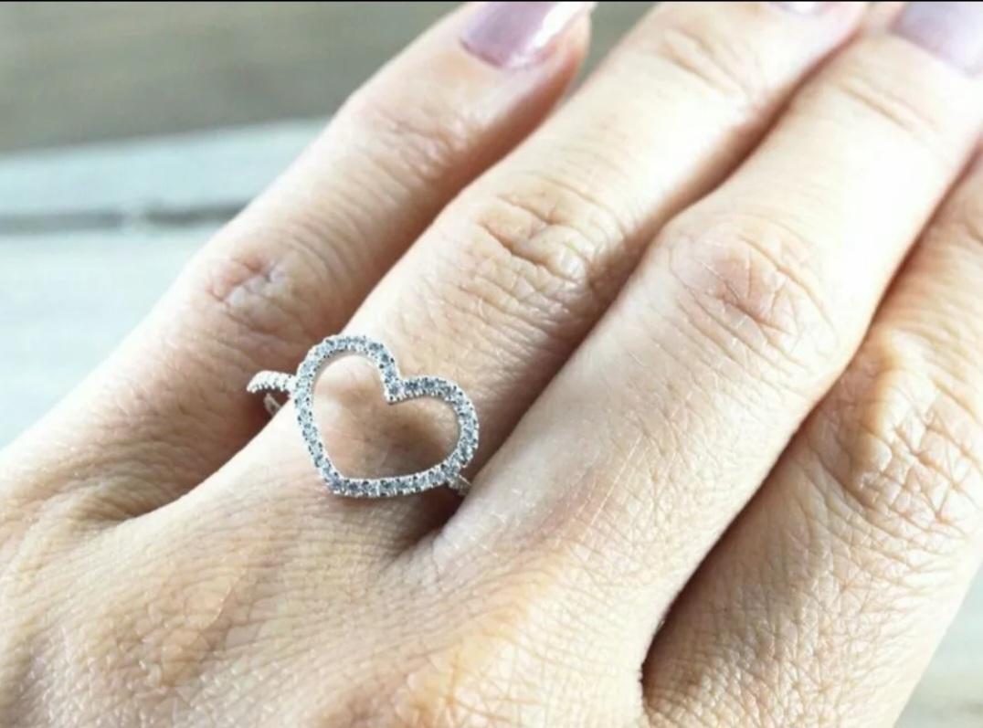 Diamond Open Heart Ring 14k Solid Gold Couple Ring Anniversary Ring Fashion Band In New Condition For Sale In Chicago, IL