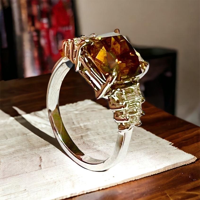 Diamant-Ring in Orange mit 4,02 Karat Diamant im Kissenschliff und 6 Diamanten mit Zertifikat! NEU im Angebot 1