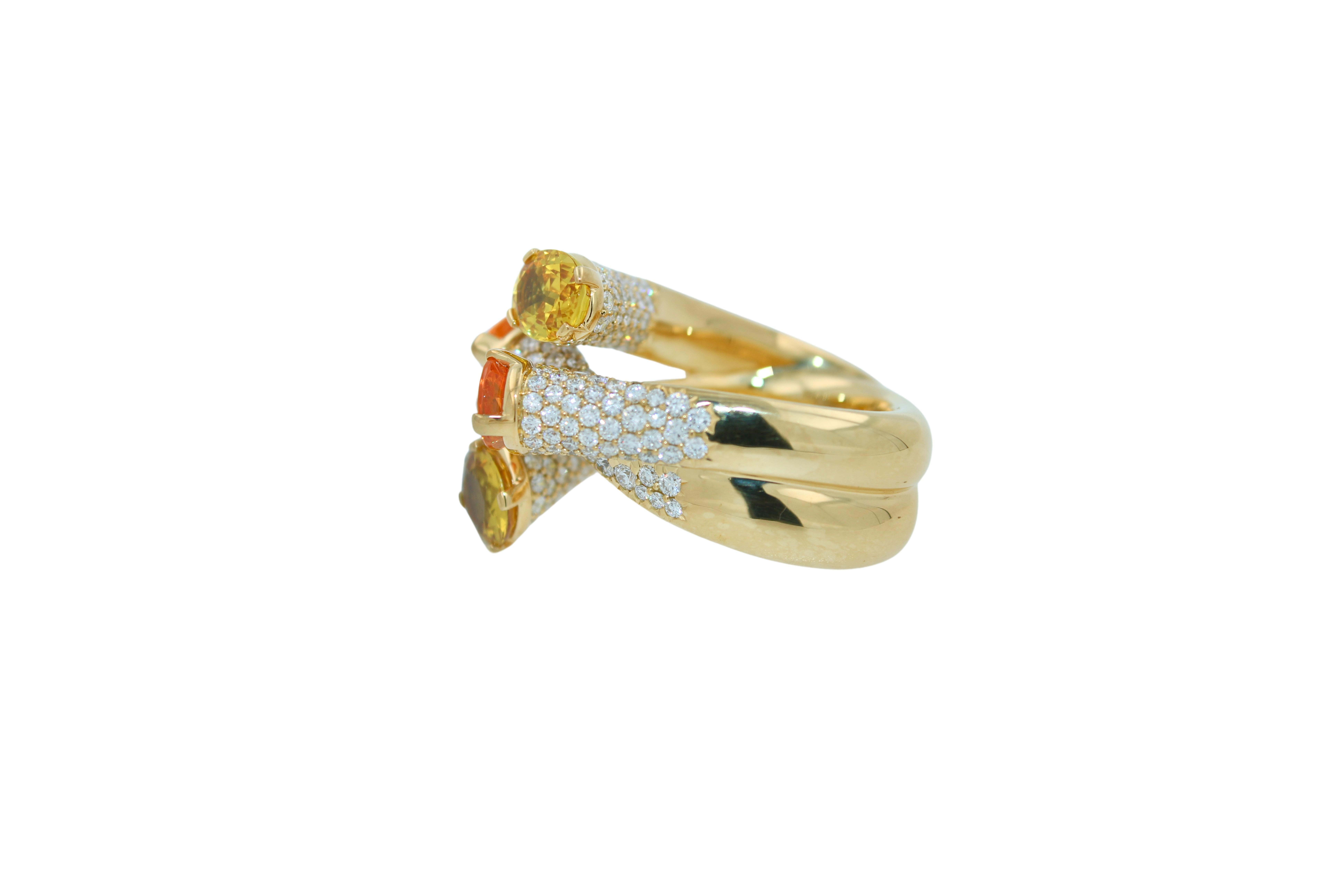 Einzigartiger Cocktail-Ring aus 18 Karat Gelbgold mit Diamanten, orange-gelbem Saphir im Angebot 6