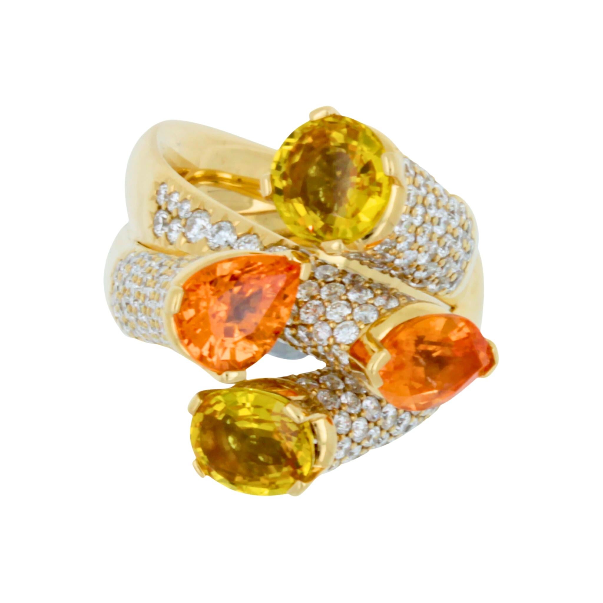 Einzigartiger Cocktail-Ring aus 18 Karat Gelbgold mit Diamanten, orange-gelbem Saphir (Moderne) im Angebot