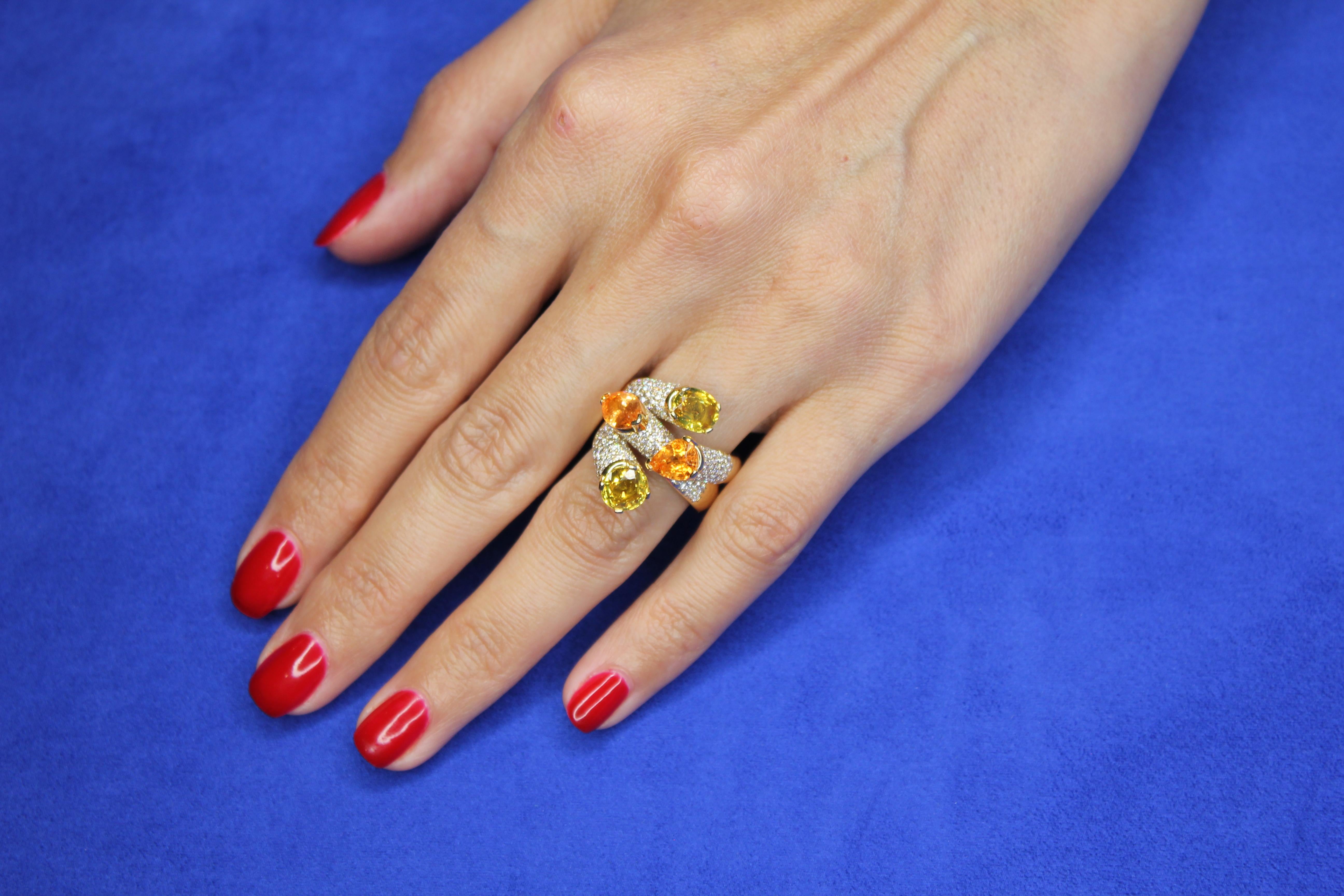Einzigartiger Cocktail-Ring aus 18 Karat Gelbgold mit Diamanten, orange-gelbem Saphir im Angebot 8