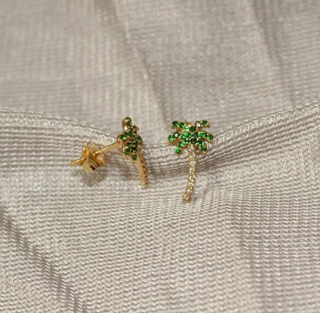 Taille ronde Clous d'oreilles en forme de palmier en or 14 carats avec grenat tsavorite et diamants, cadeau d'anniversaire en vente