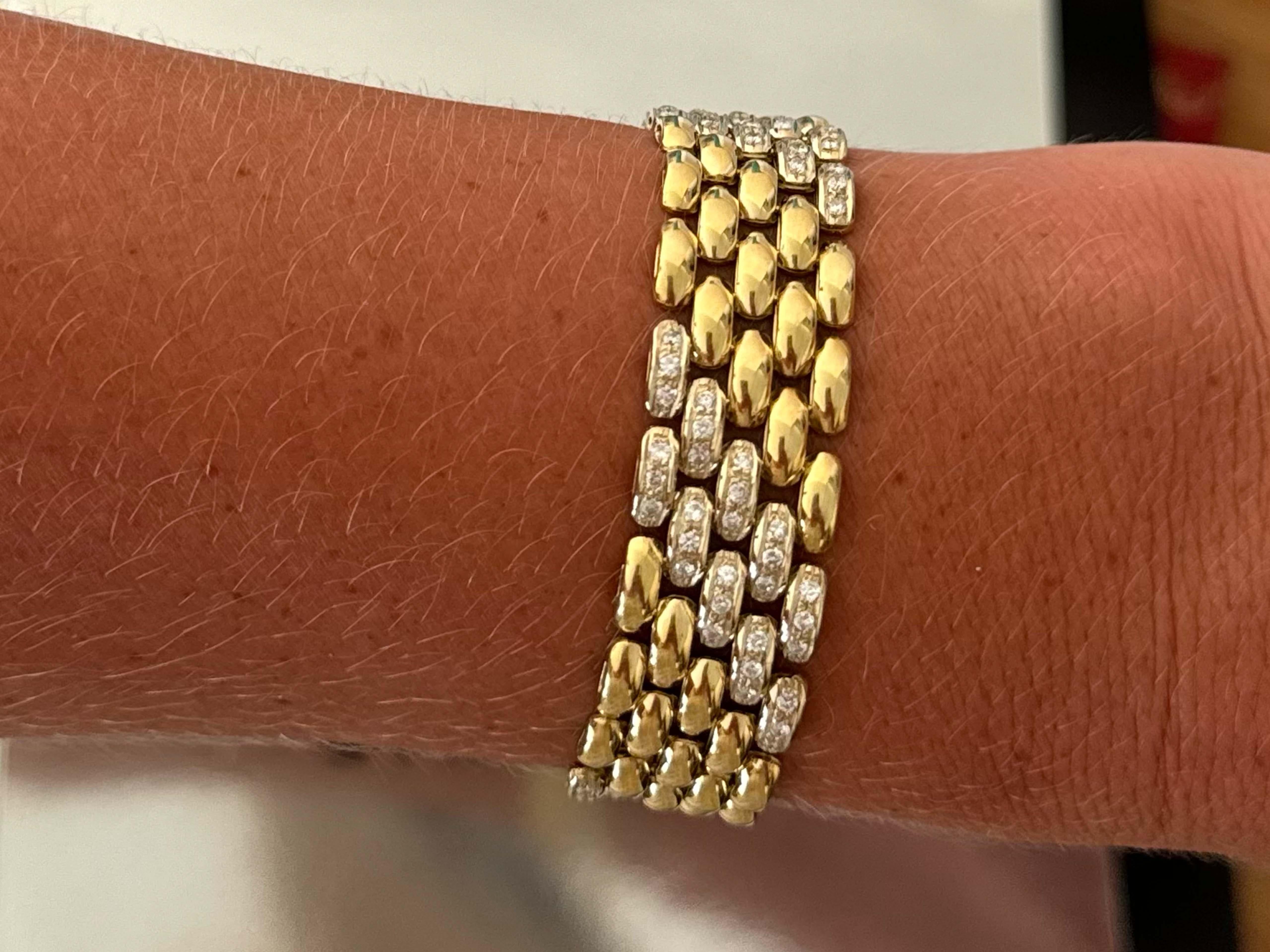 Armbänder Spezifikationen:

Metall: 14k Gelbgold

Diamant Karat Gewicht: ~ 1,25 Karat

Anzahl der Diamanten: 120 Brillantschliff

Farbe des Diamanten: G-H

Diamant Reinheit: VS2-SI1

Breite des Armbands: ~1.60