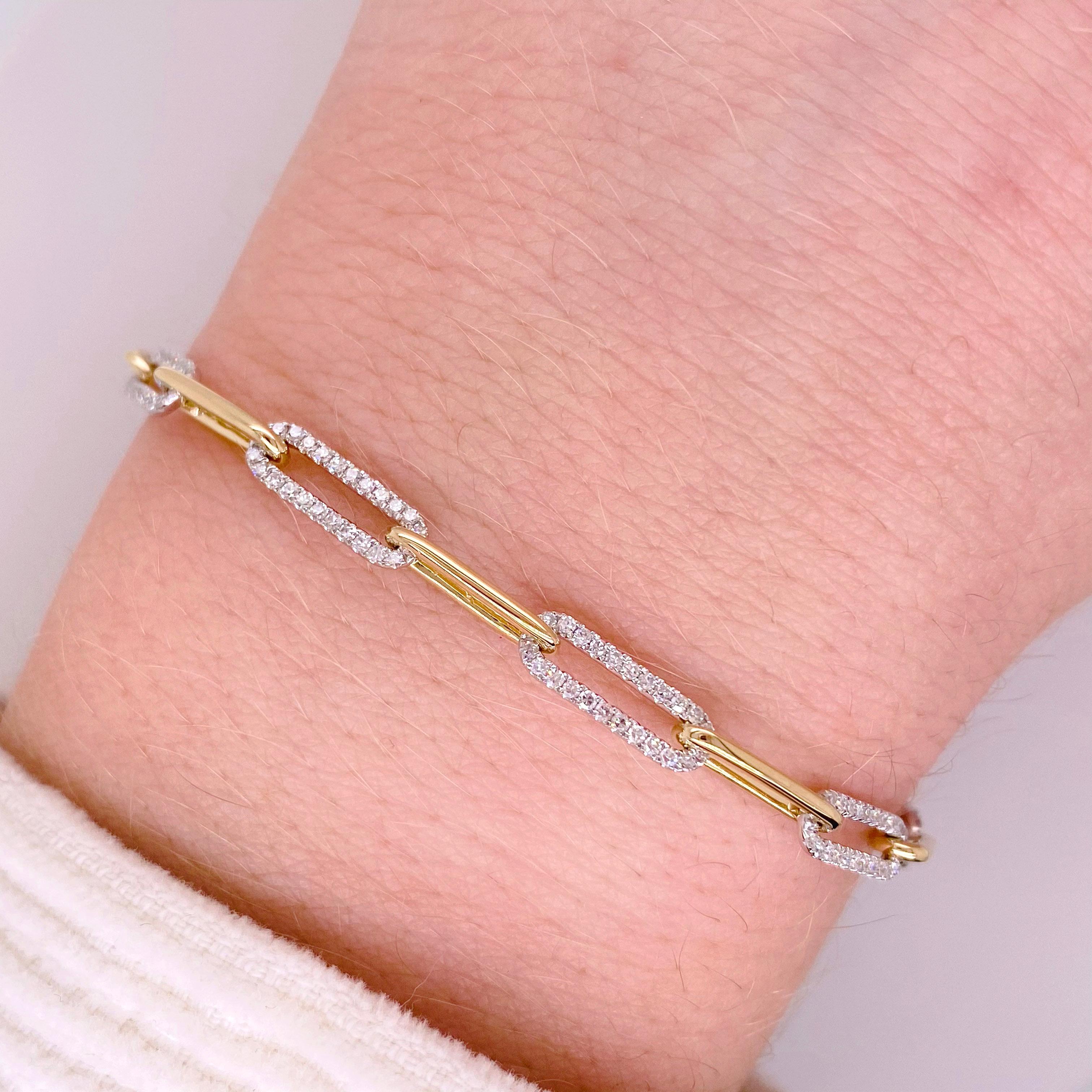 Ce magnifique bracelet est orné de diamants tous les deux maillons et compte 206 diamants brillants pleine taille !  Le bracelet pour femme est exceptionnellement attrayant et étincelant sous tous les angles. Le bracelet est composé d'or jaune et