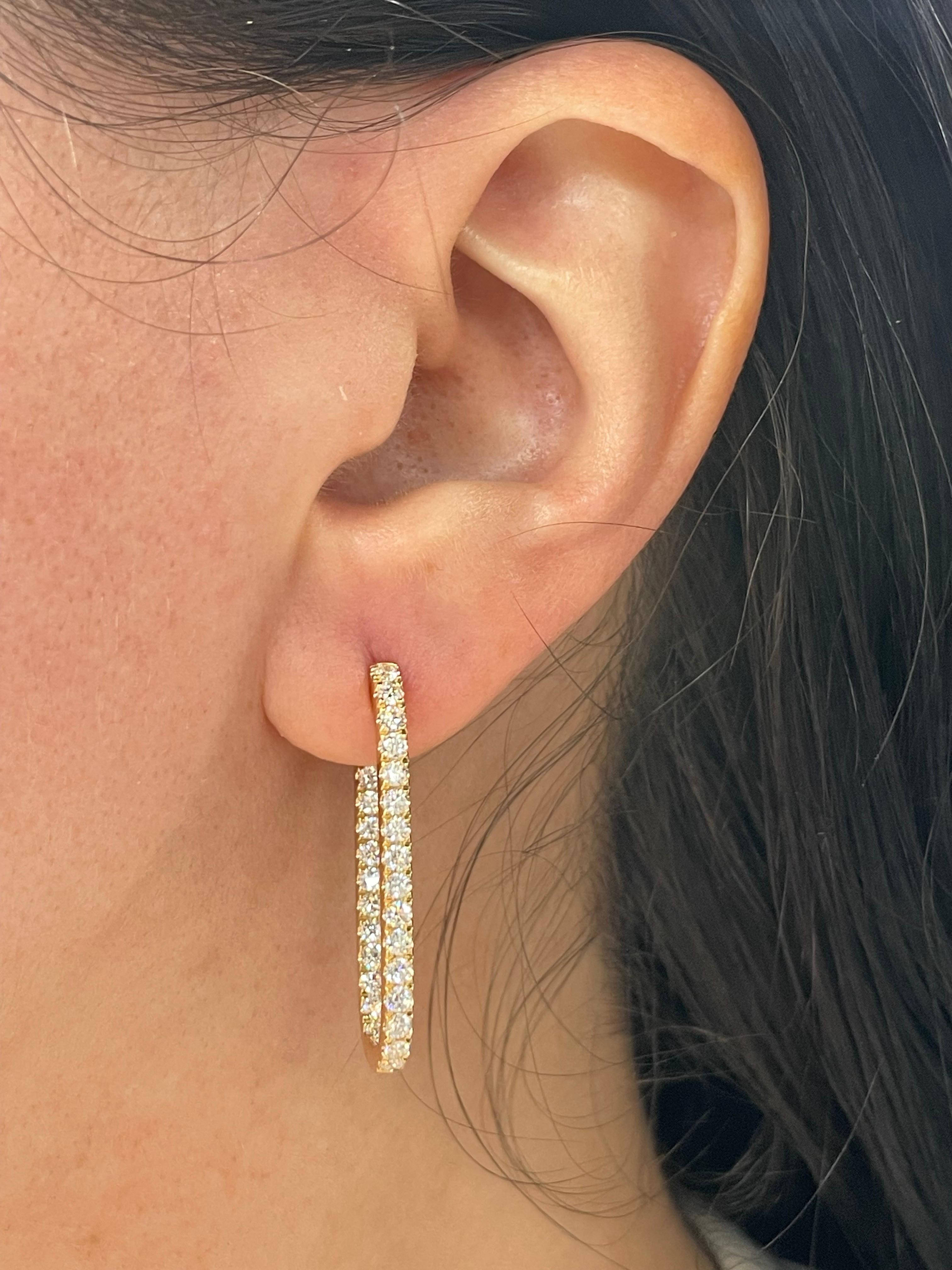 Diamond Paperclip Rounded Hoop Earrings 1.52 Carats 18 Karat Yellow Gold  For Sale 2