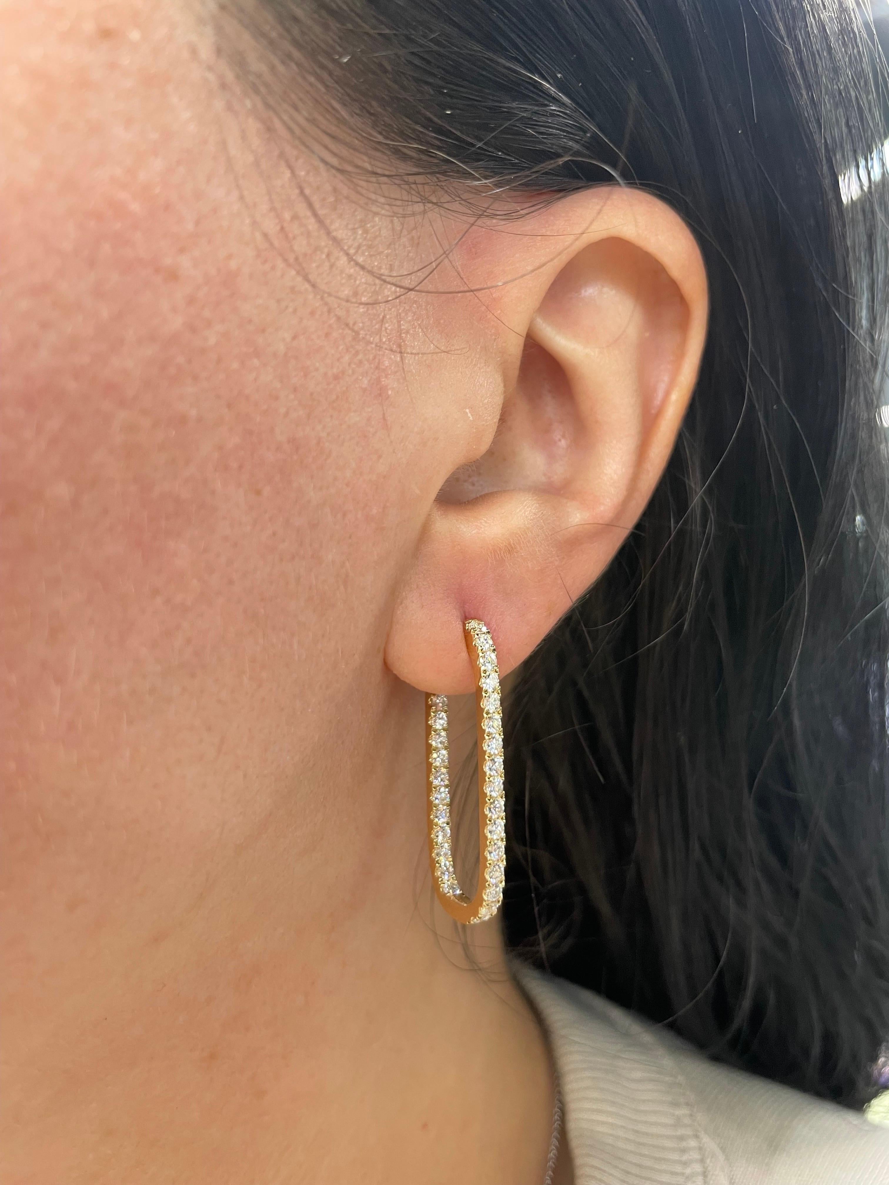 Diamond Paperclip Rounded Hoop Earrings 1.52 Carats 18 Karat Yellow Gold  For Sale 3