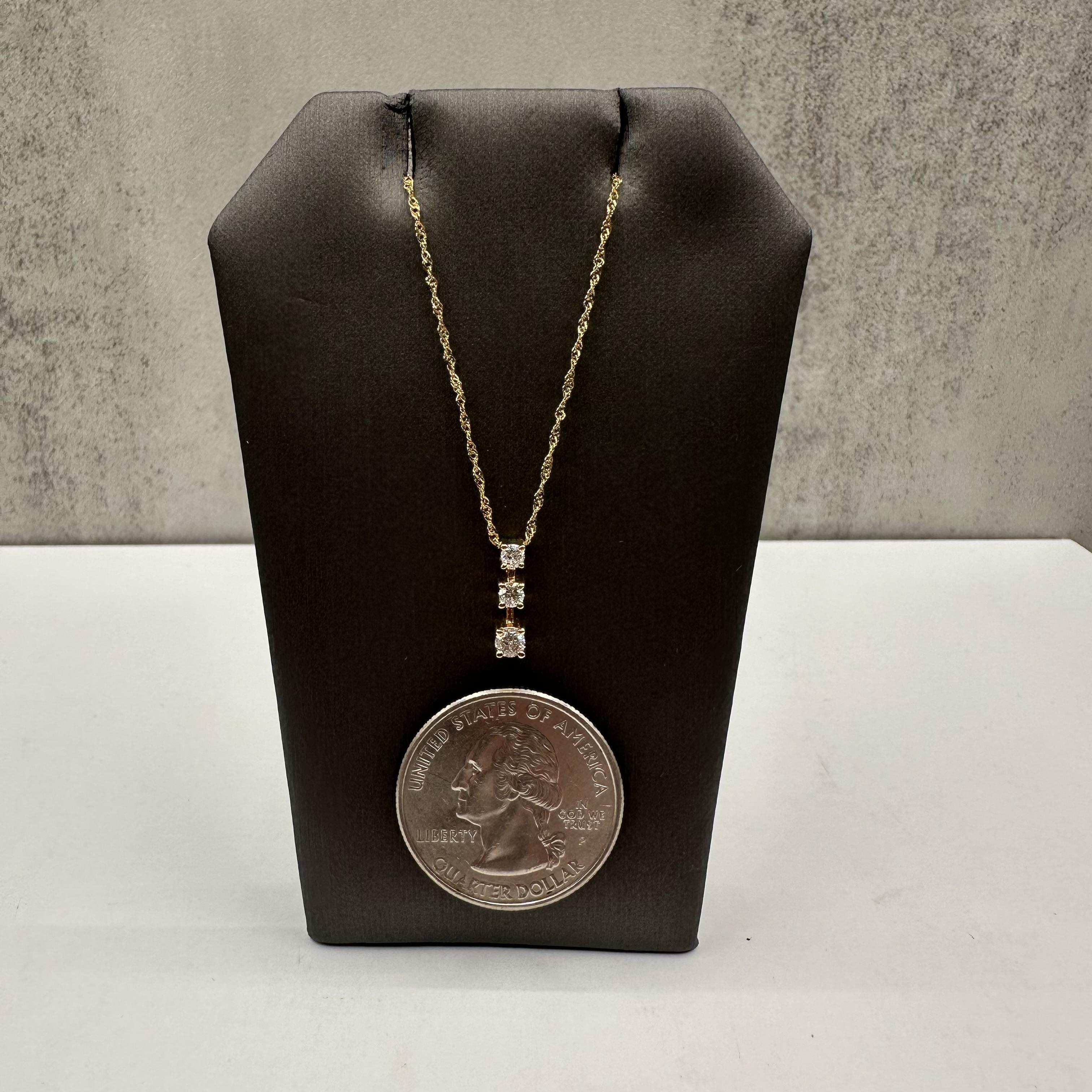 Diamond Past, Present, Future Necklace in 10kt Yellow Gold – 0.20ctw Diamonds In New Condition In West Hempstead, NY