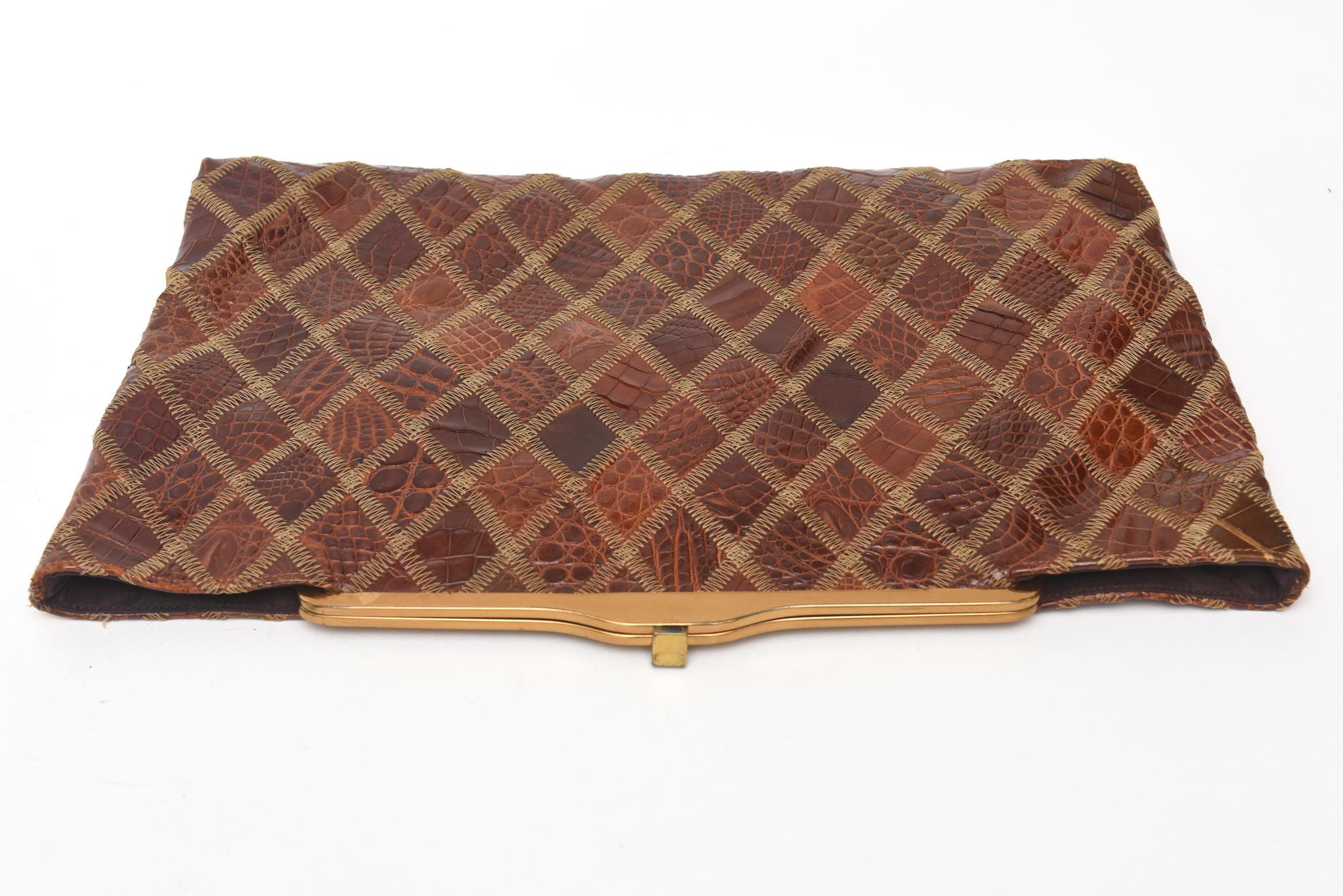 Diamond Patterned Brown Alligator Vintage Clutch Mid Century Modern In Good Condition For Sale In North Miami, FL
