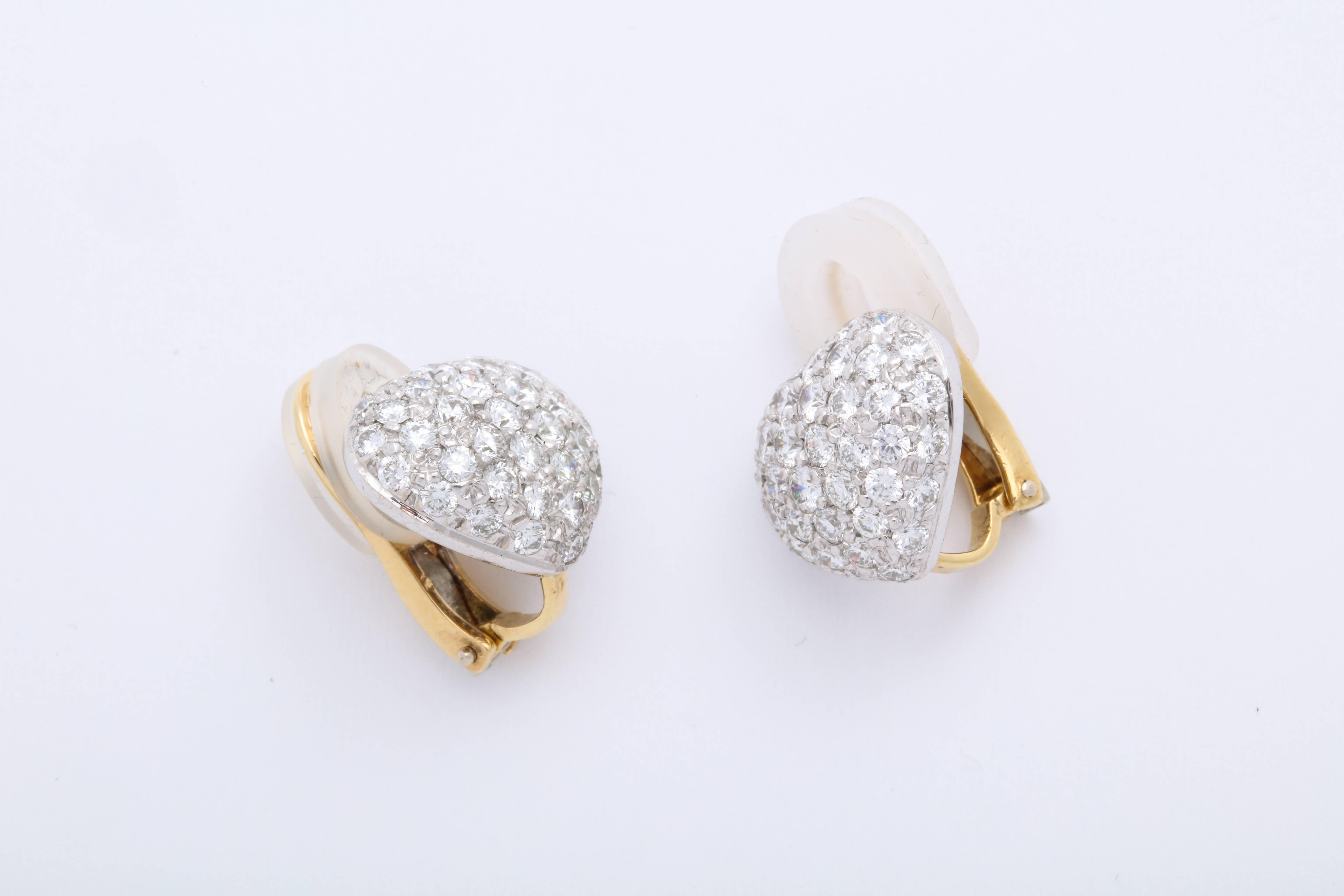 earrings in white and yellow 18 kt gold with colorless diamonds