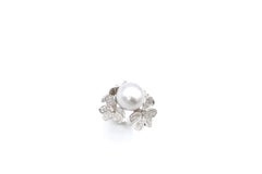 BOON Diamond Pavé 3D Flower & Ribbon with Silver White South Sea Pearl Gold Ring