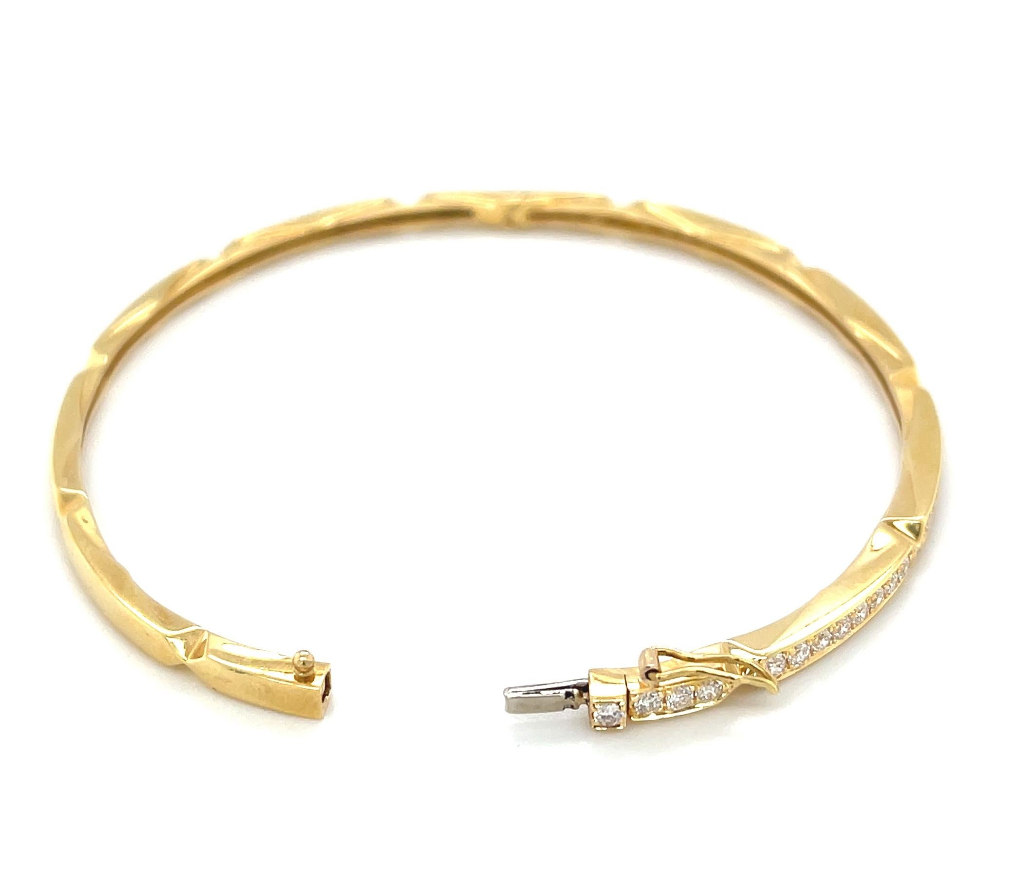 Round Cut Diamond Pave Bangle Bracelet in 18k Yellow Gold  For Sale