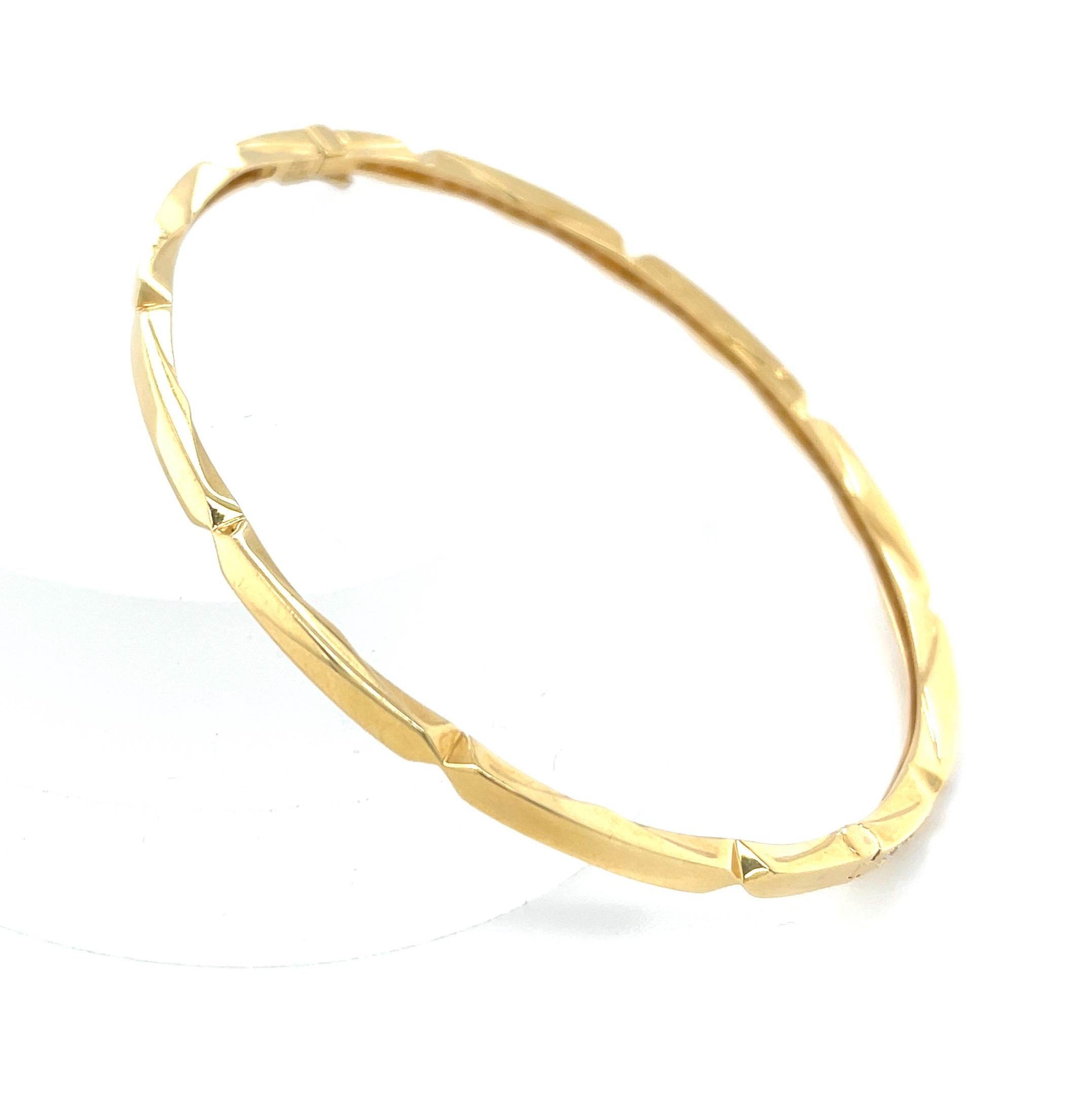 Diamond Pave Bangle Bracelet in 18k Yellow Gold  For Sale 1