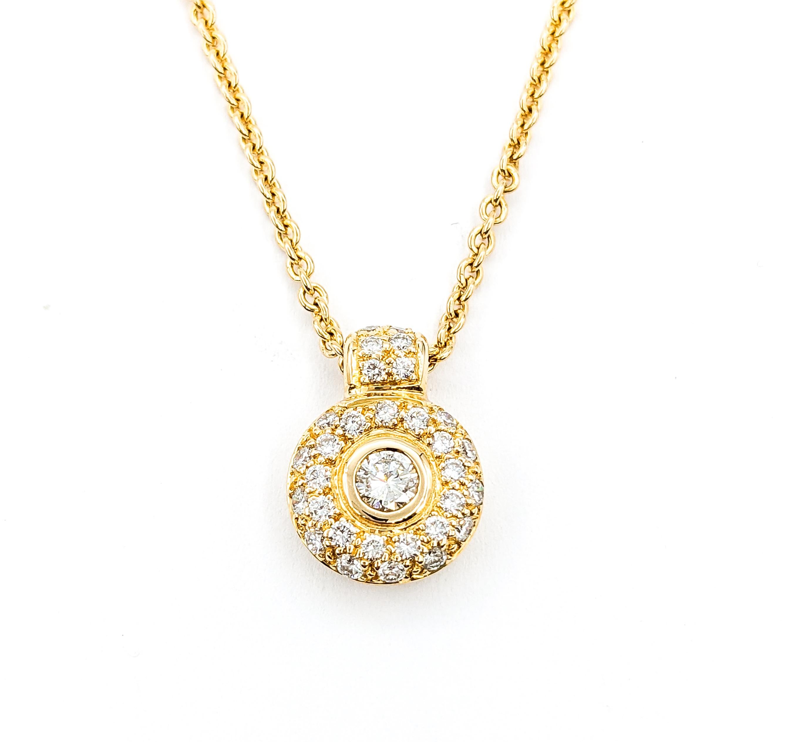 Pendentif cercle pavé de diamants en or jaune en vente 4