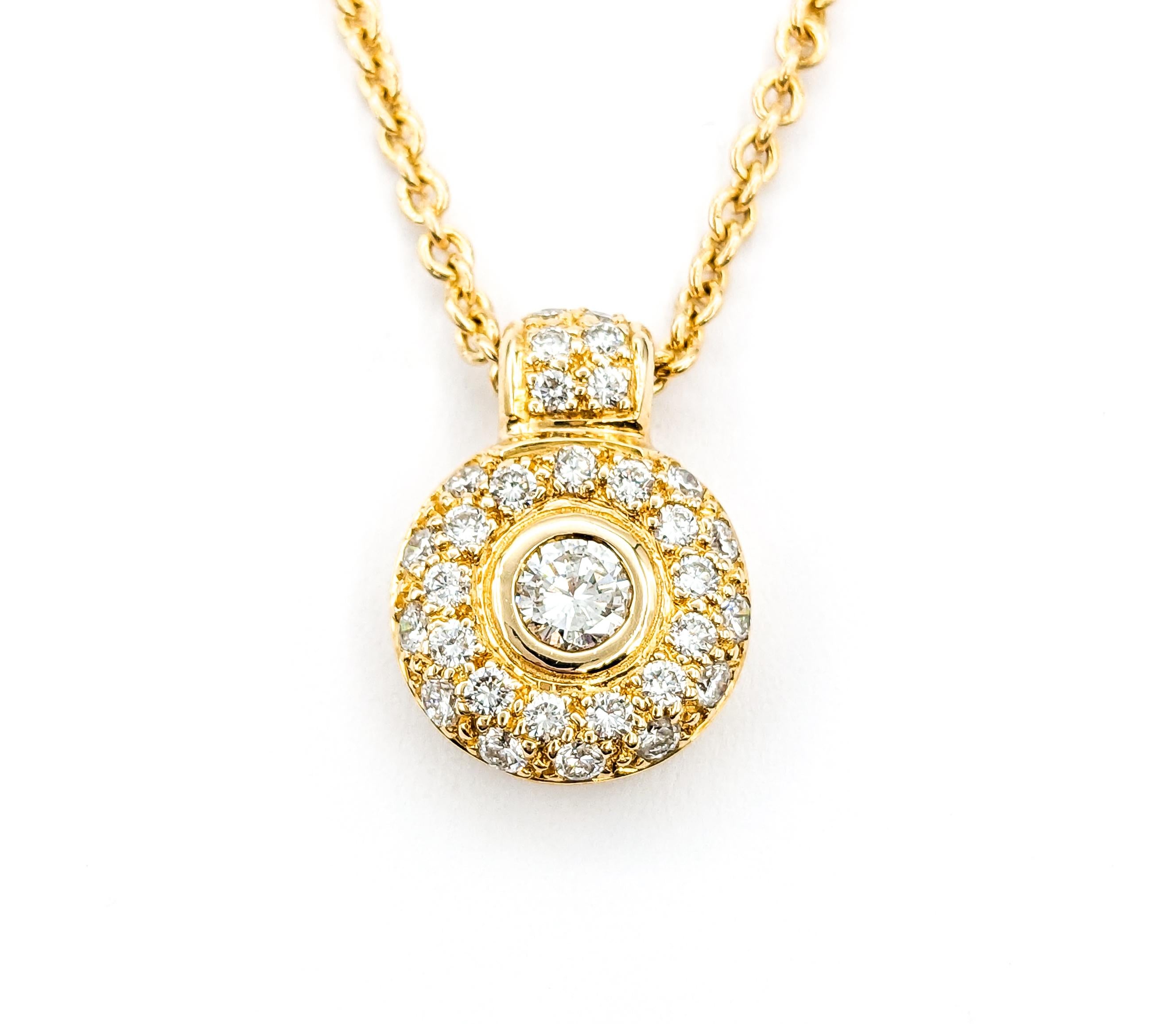 Pendentif cercle pavé de diamants en or jaune en vente 5
