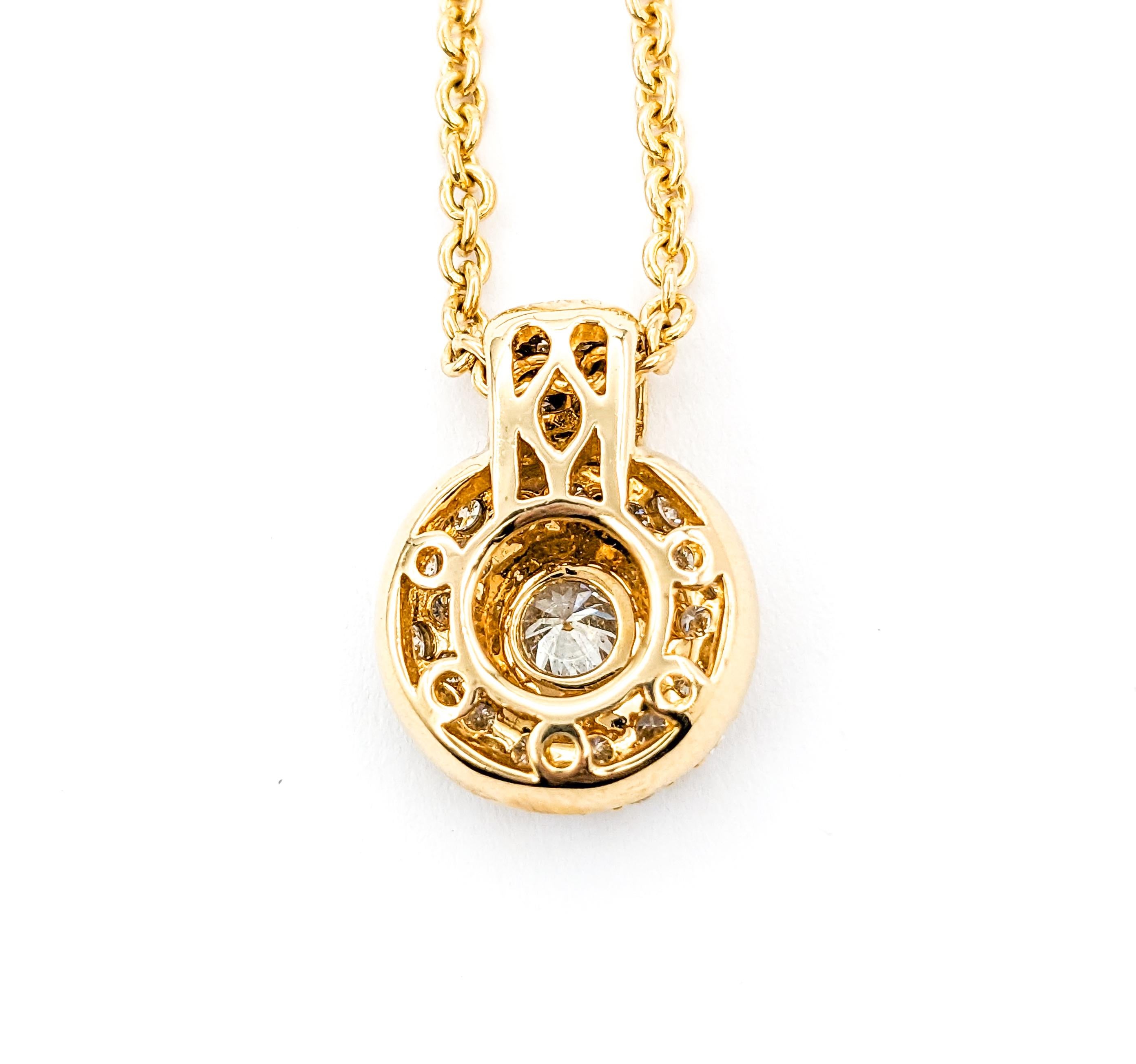 Pendentif cercle pavé de diamants en or jaune Pour femmes en vente