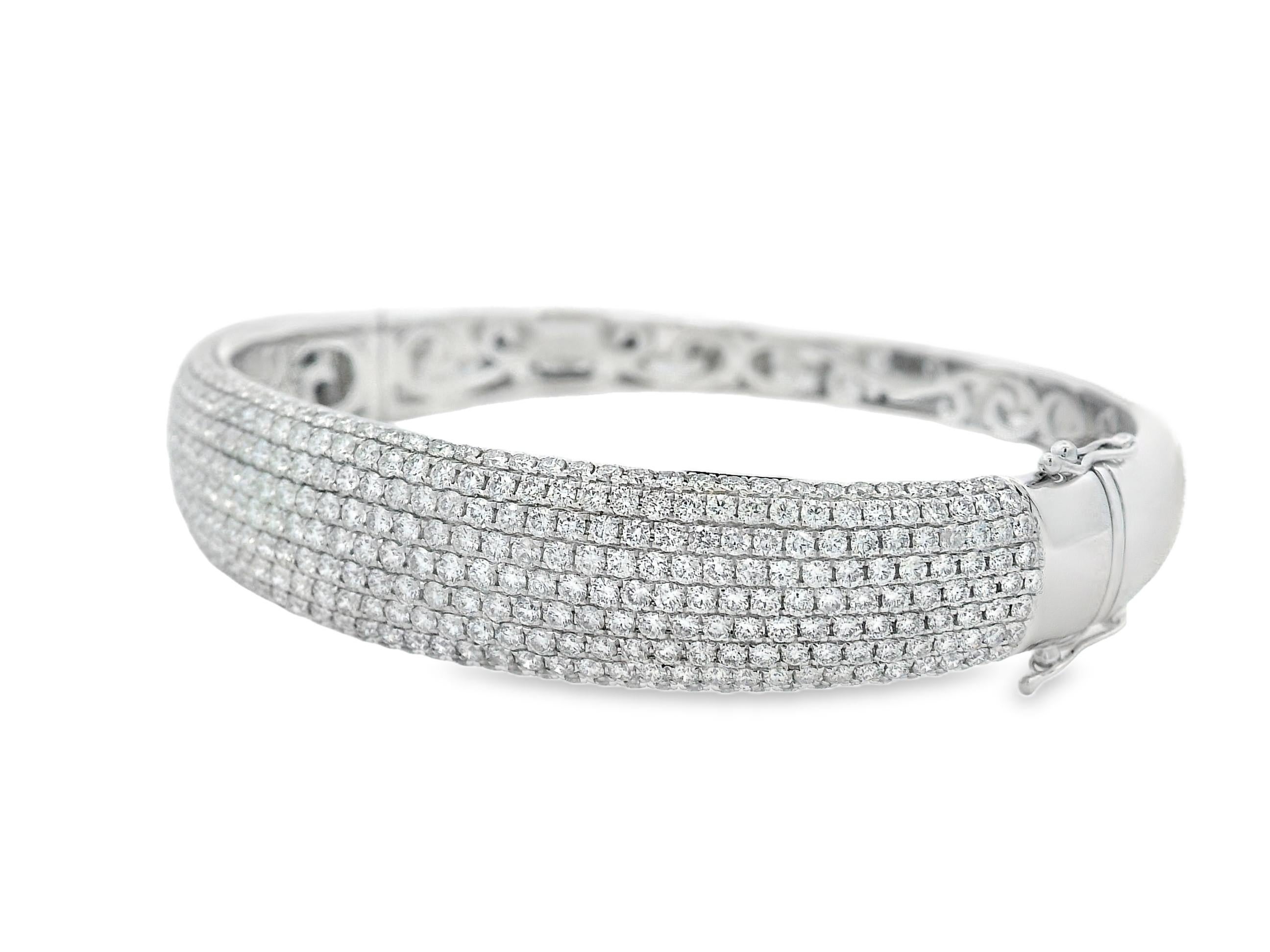 Contemporaneo Bracciale con pavé di diamanti in oro bianco 14K 5,00 carati in vendita
