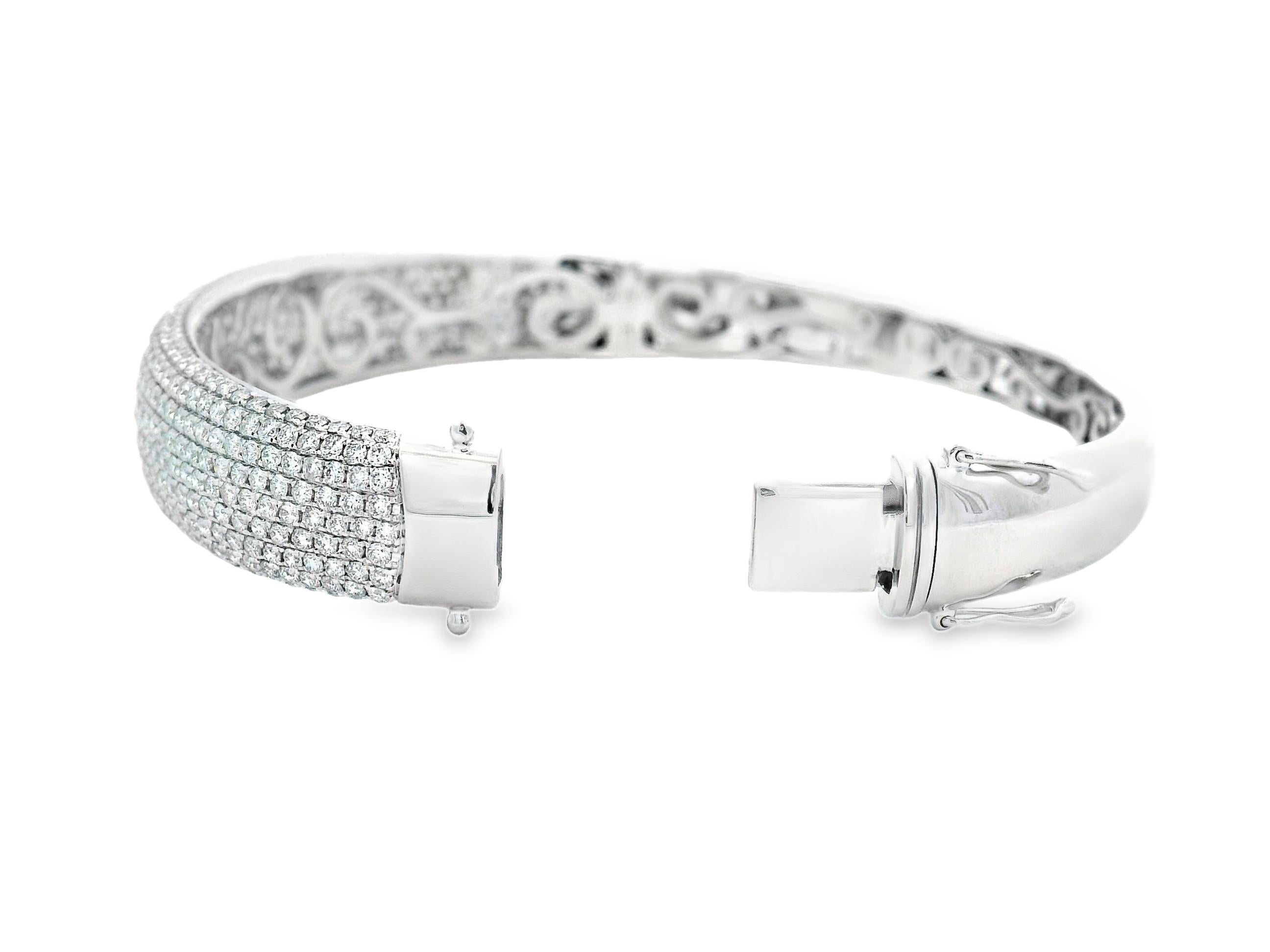 Bracciale con pavé di diamanti in oro bianco 14K 5,00 carati in vendita 2