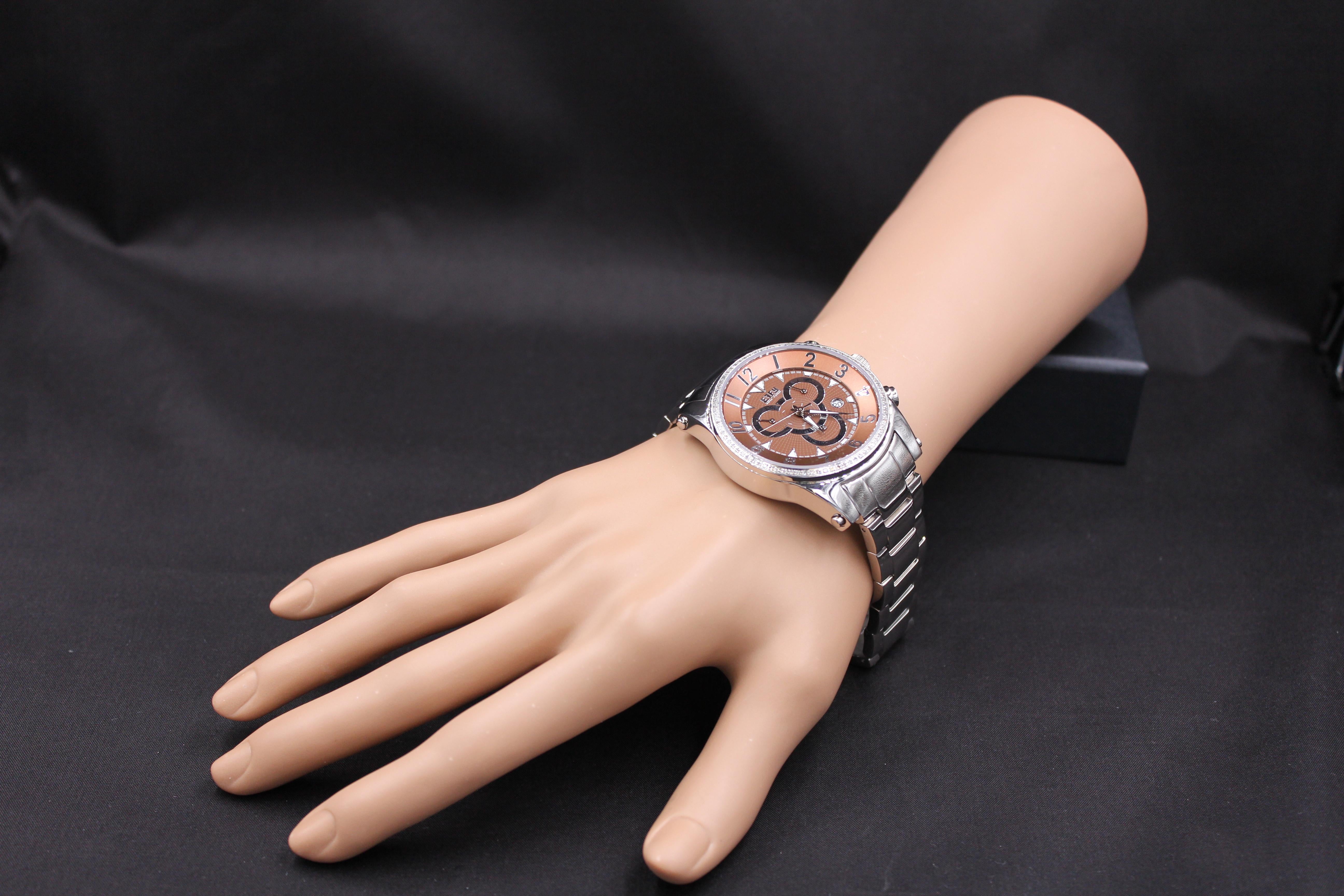  Diamond Pave Dial Luxury Swiss Quartz Exotic Watch 0.64 Tcw In New Condition For Sale In Oakton, VA