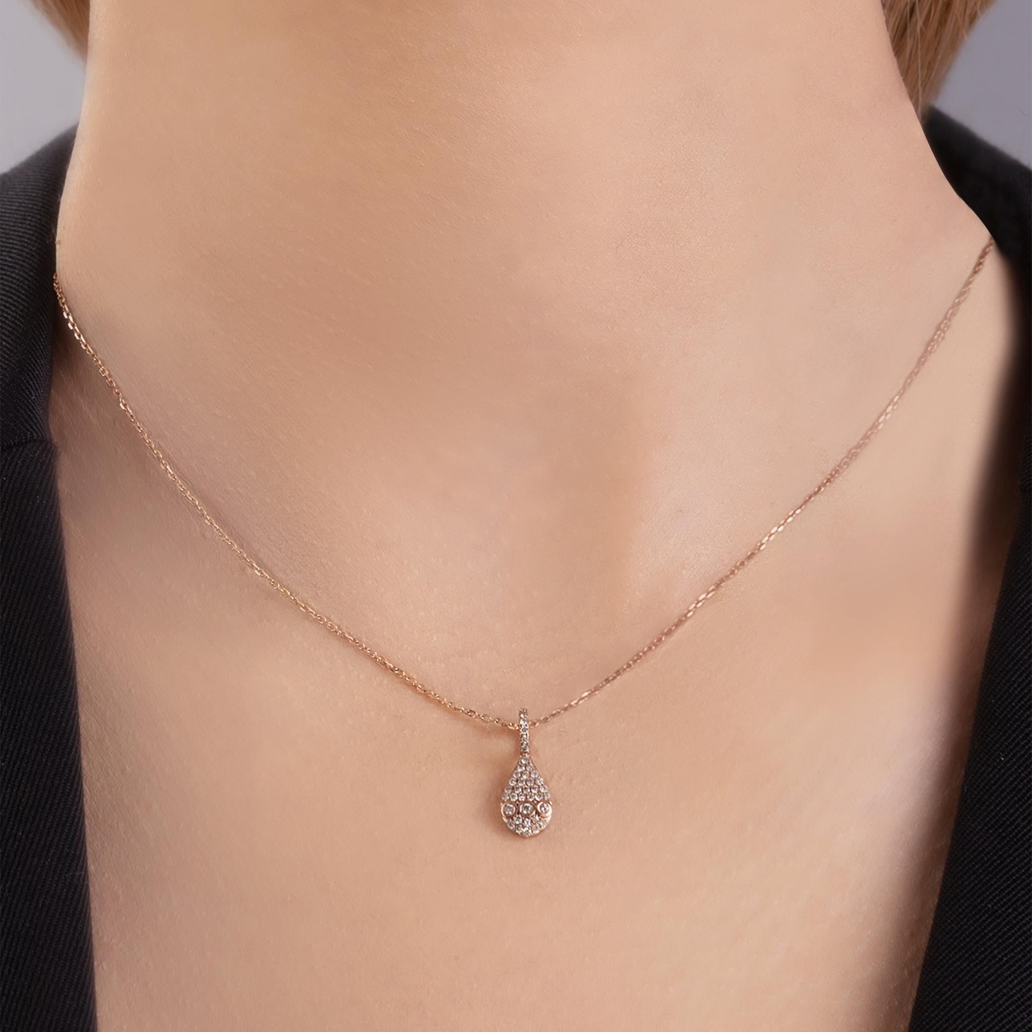 Collar de oro rosa de 18k con pavé de diamantes en forma de gota Corte brillante en venta