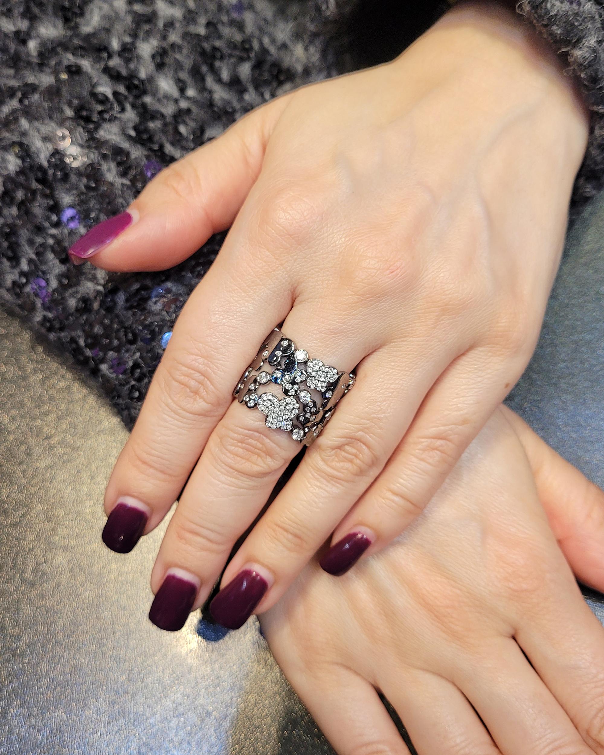 Diamond Pave Filigree Wide Band Ring In New Condition For Sale In New York, NY